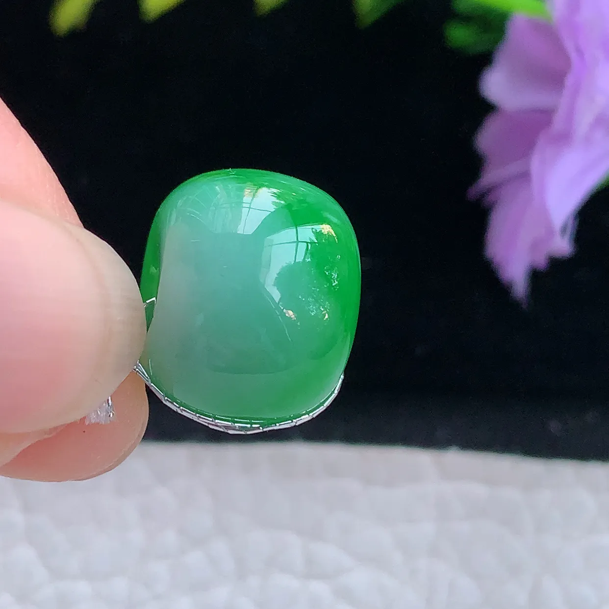 xqa实拍15*12缅甸翡翠飘阳绿转运珠玉坠 路路通锁骨坠