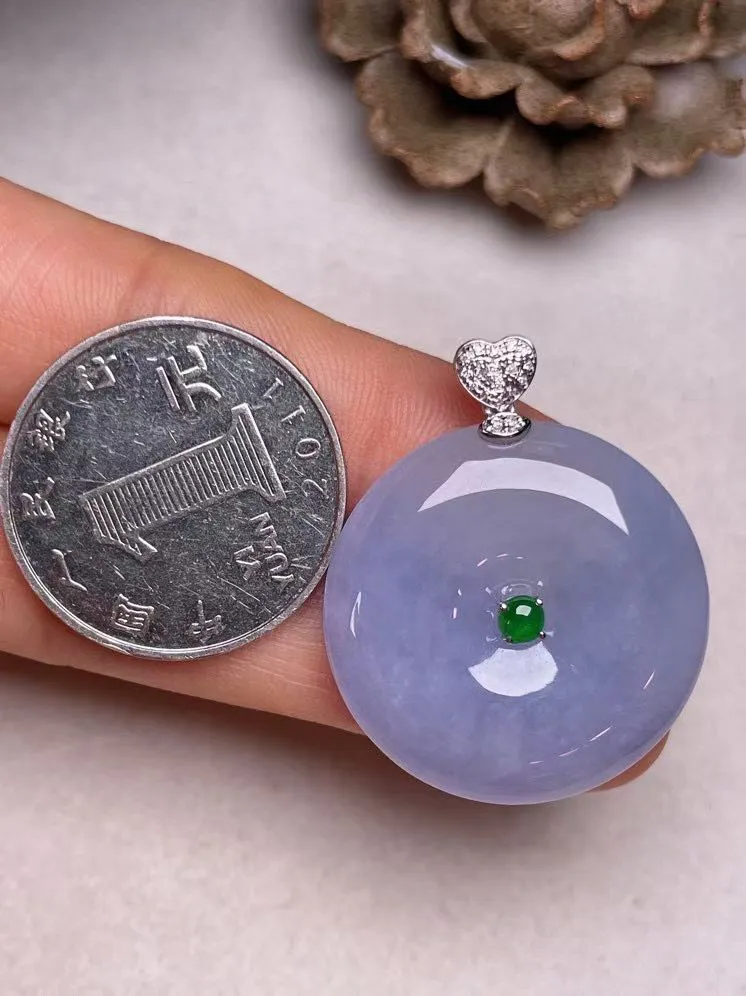 冰糯种淡紫平安扣吊坠、真金真钻镶嵌，种水好，玉质细腻 .裸石尺寸 33.7