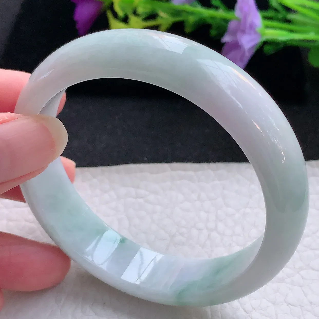 Ee大圈口59*12.8*7.3平安镯 天然翡翠A货手镯淡绿宽边正圈玉镯子