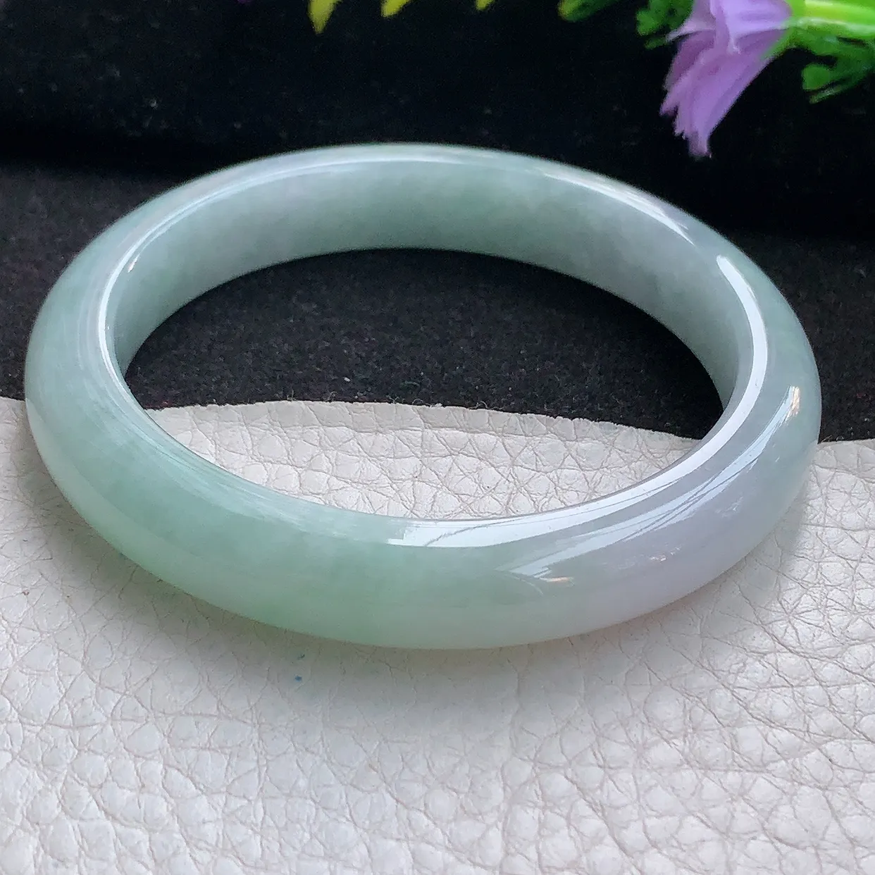 n实拍58*11*8.5平安镯 天然翡翠A货手镯浅绿宽边正圈玉镯子