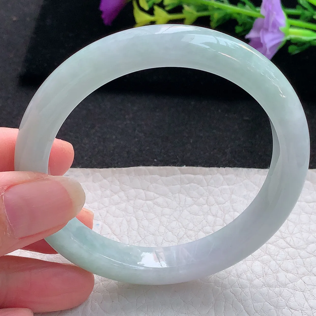 n实拍58*11*8.5平安镯 天然翡翠A货手镯浅绿宽边正圈玉镯子