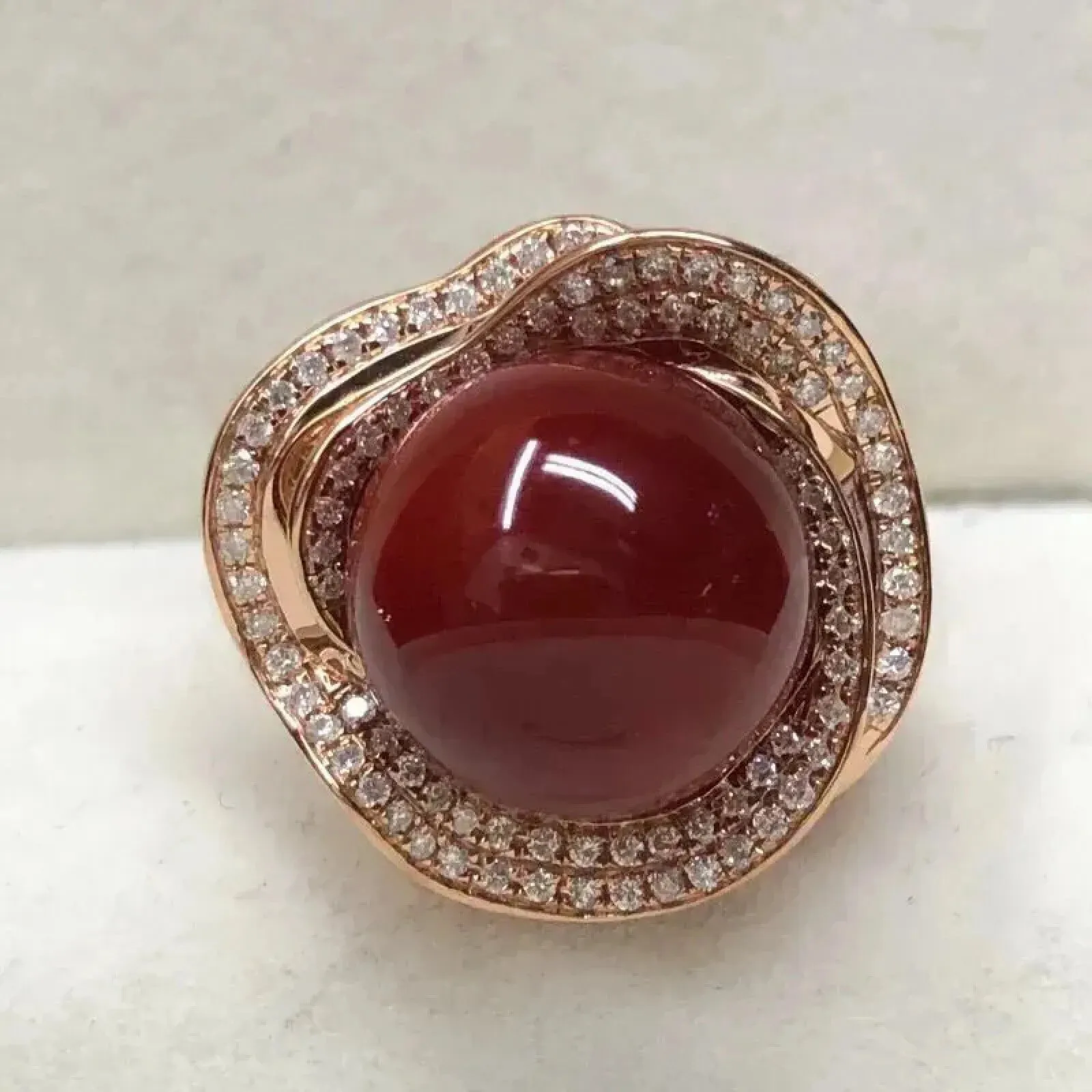 【天然阿卡赤血牛血红珊瑚11.8mm大圆珠豪华双层满钻镶嵌戒指】天然无添加无优化，日本产地，阿卡材料