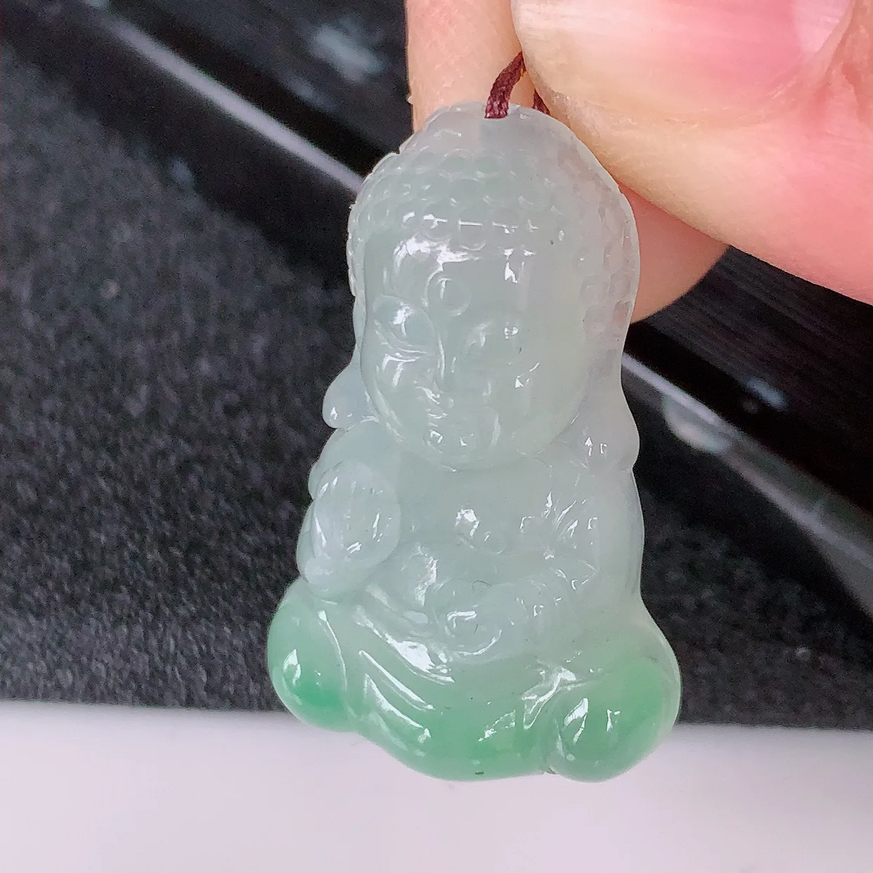 自然光实拍，冰种飘绿翡翠保平安宝宝佛吊坠，一生平安，玉质莹润，佩戴佳品，#57.24