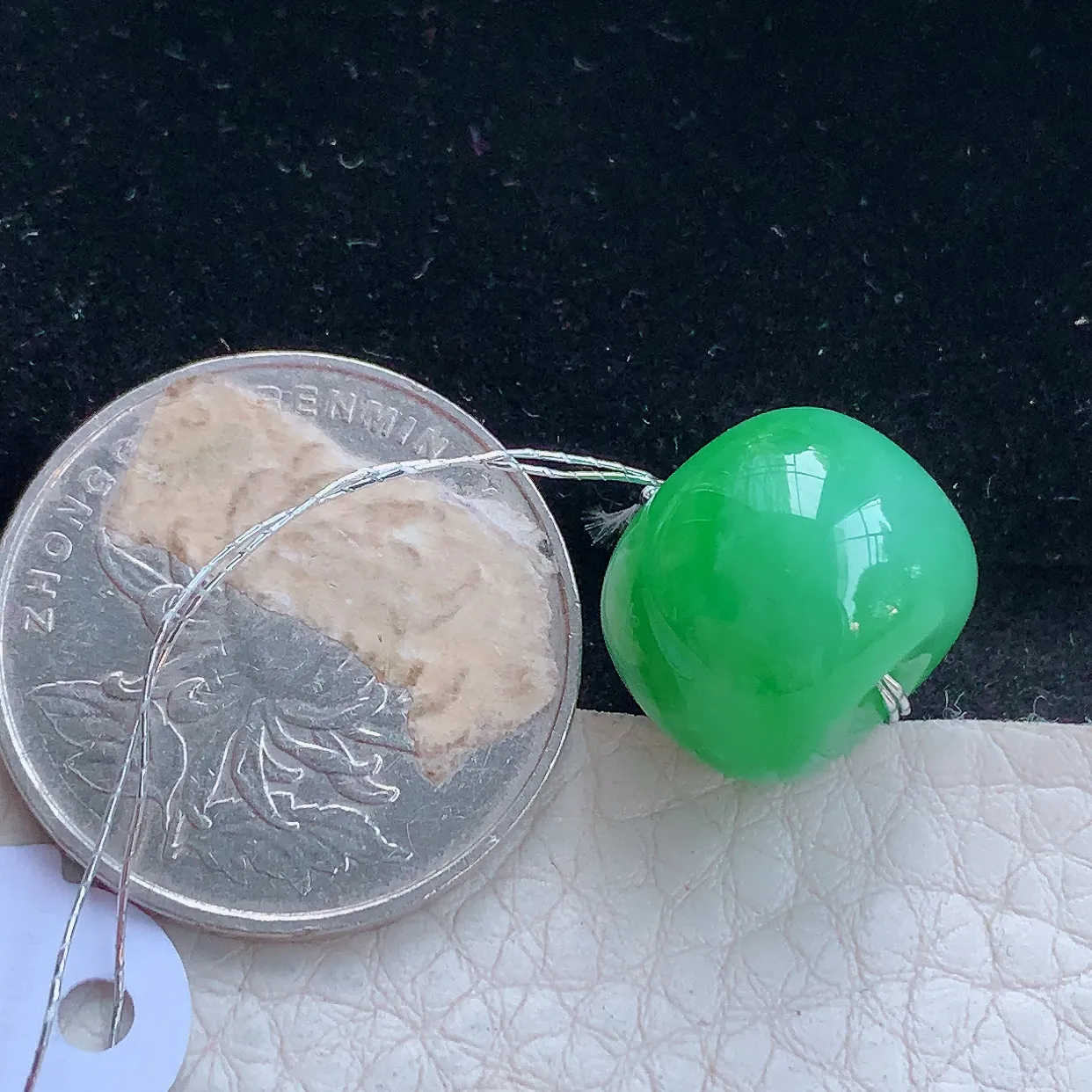 xqa实拍15*12缅甸翡翠飘阳绿转运珠玉坠 路路通锁骨坠