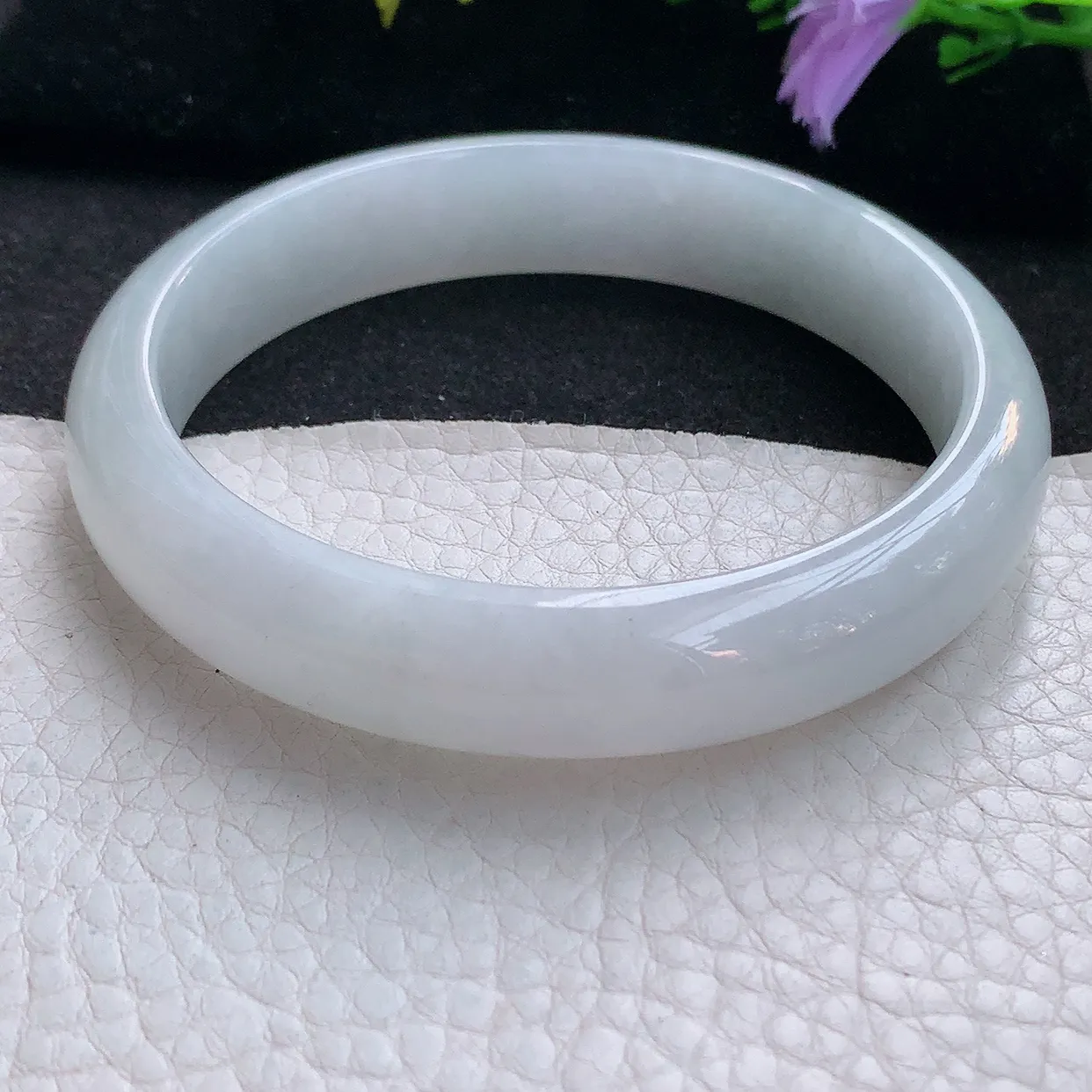 nr大圈口63*13.3*7.5平安镯 天然翡翠A货手镯淡绿宽边正圈玉镯子