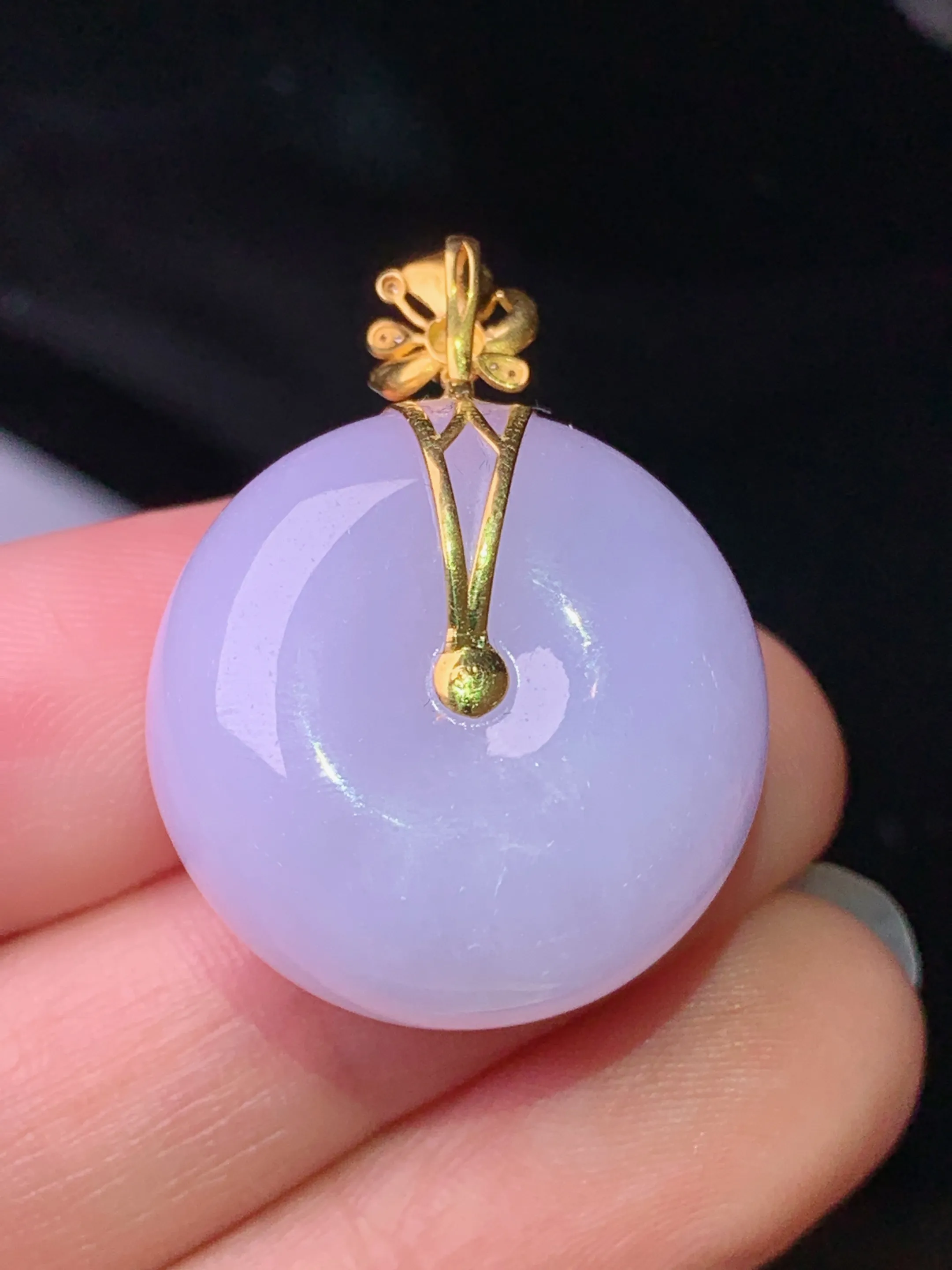 18k金钻镶嵌紫罗兰平安扣吊坠 玉质细腻 色泽清新艳丽 整体尺寸30.8*23*12.5