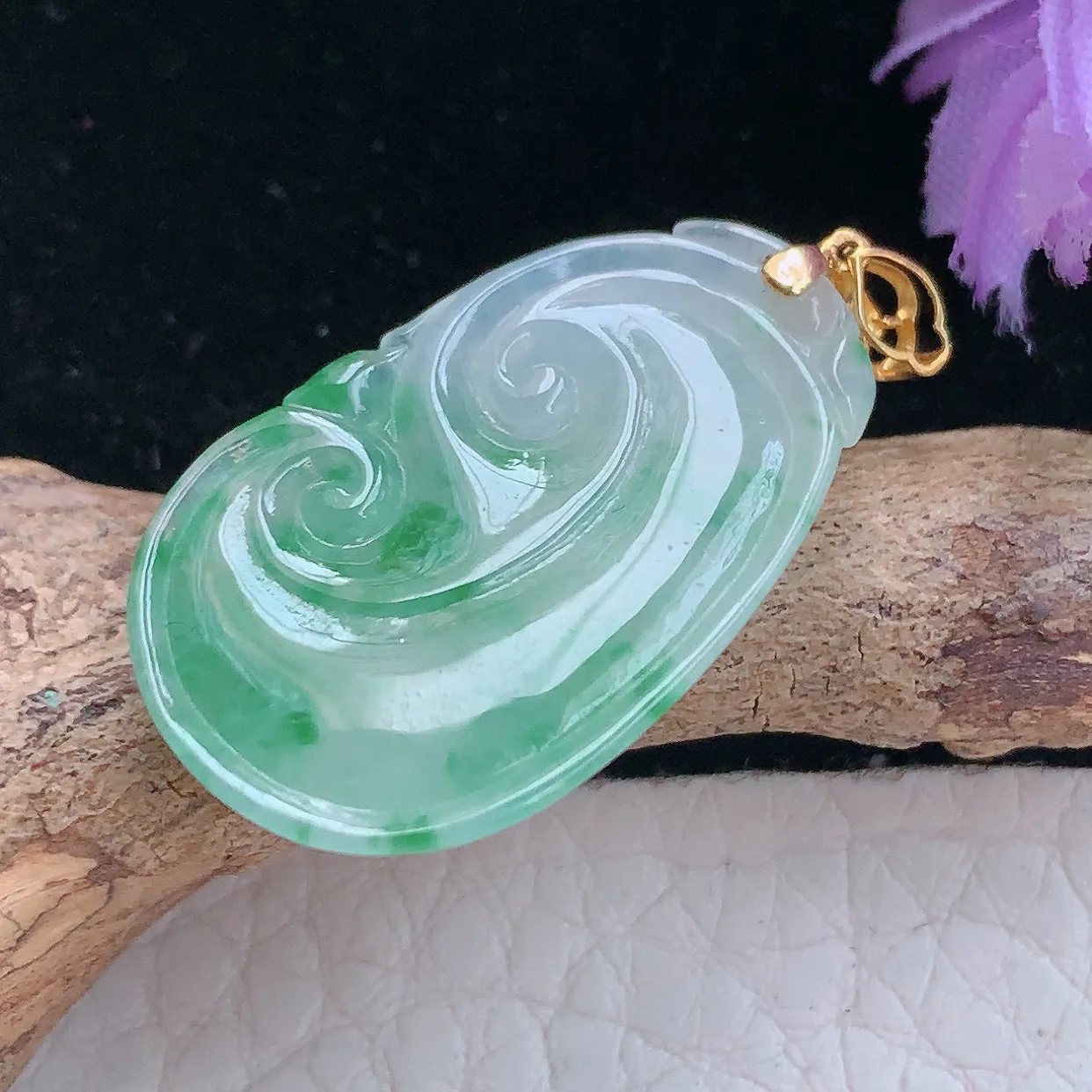 xqa实拍26.3*17*5缅甸翡翠小如意玉坠 冰飘花事事如意锁骨坠