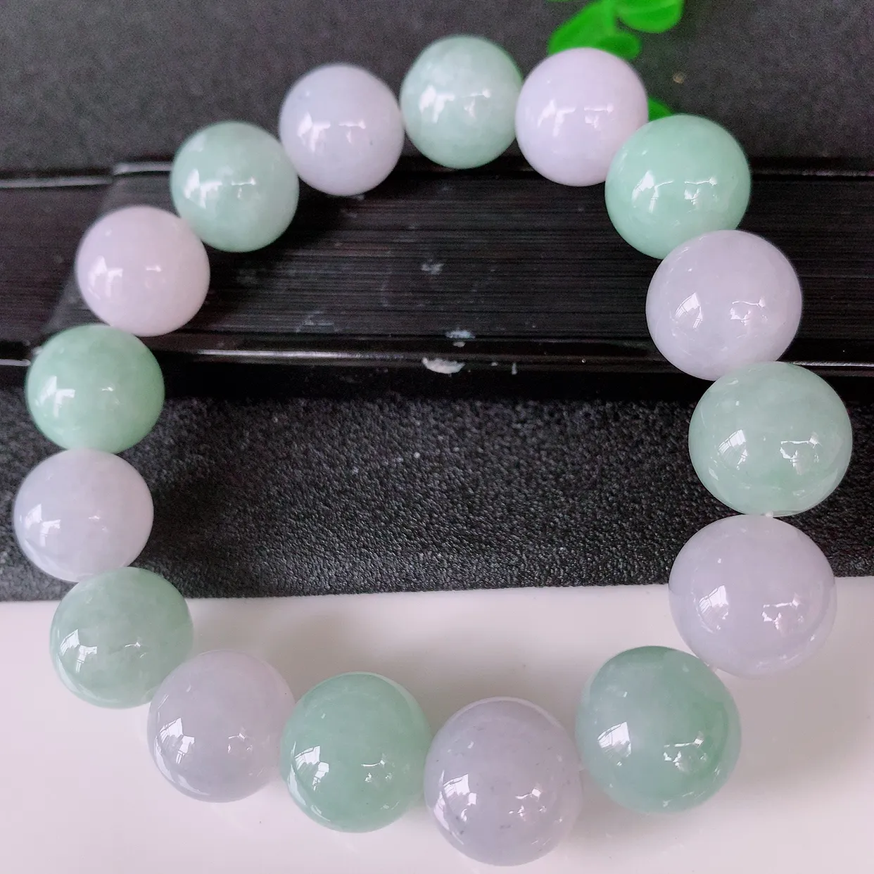 自然光实拍，冰润紫罗兰、难看了翡翠手链，翡翠手串，颜色丰富，料子细腻，高档大气，自戴送礼佳品！#46.24取一尺寸13.2