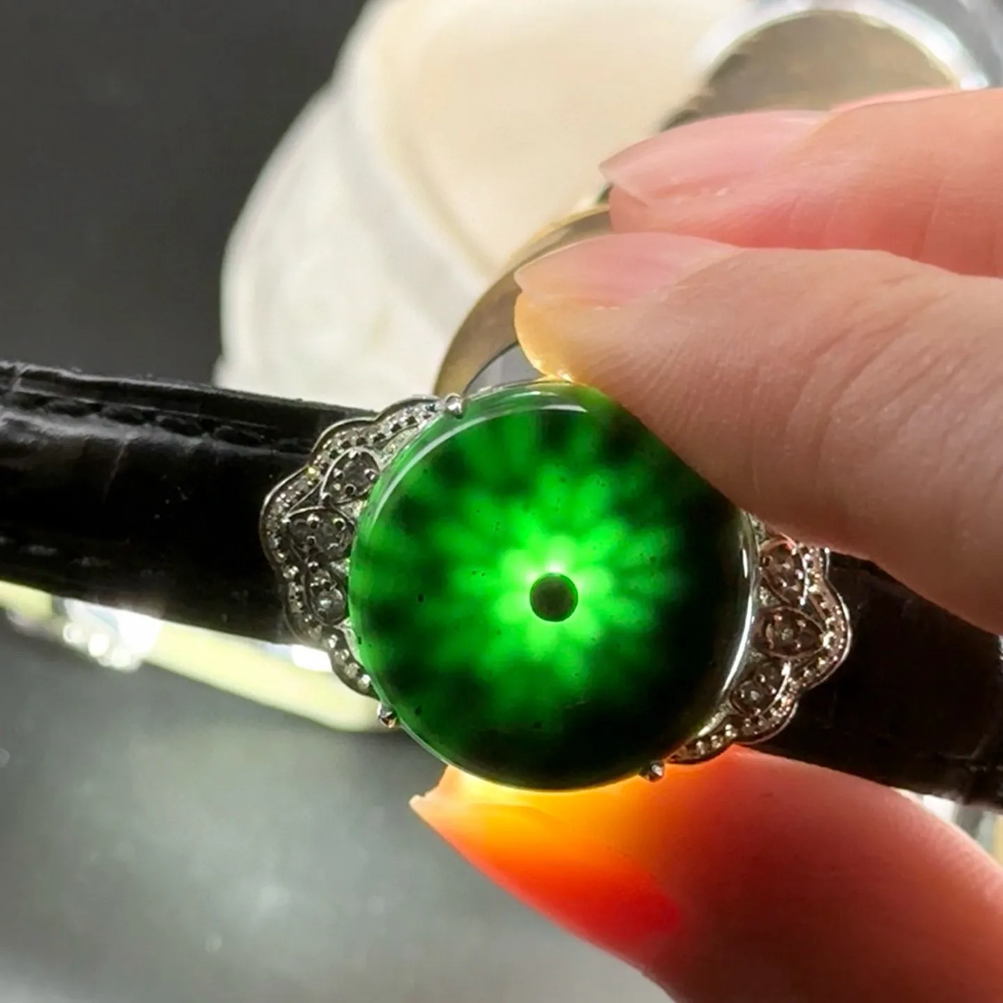 精品18k墨翠平安扣手环 种好色正 黑度极好 打灯通透 油性十足