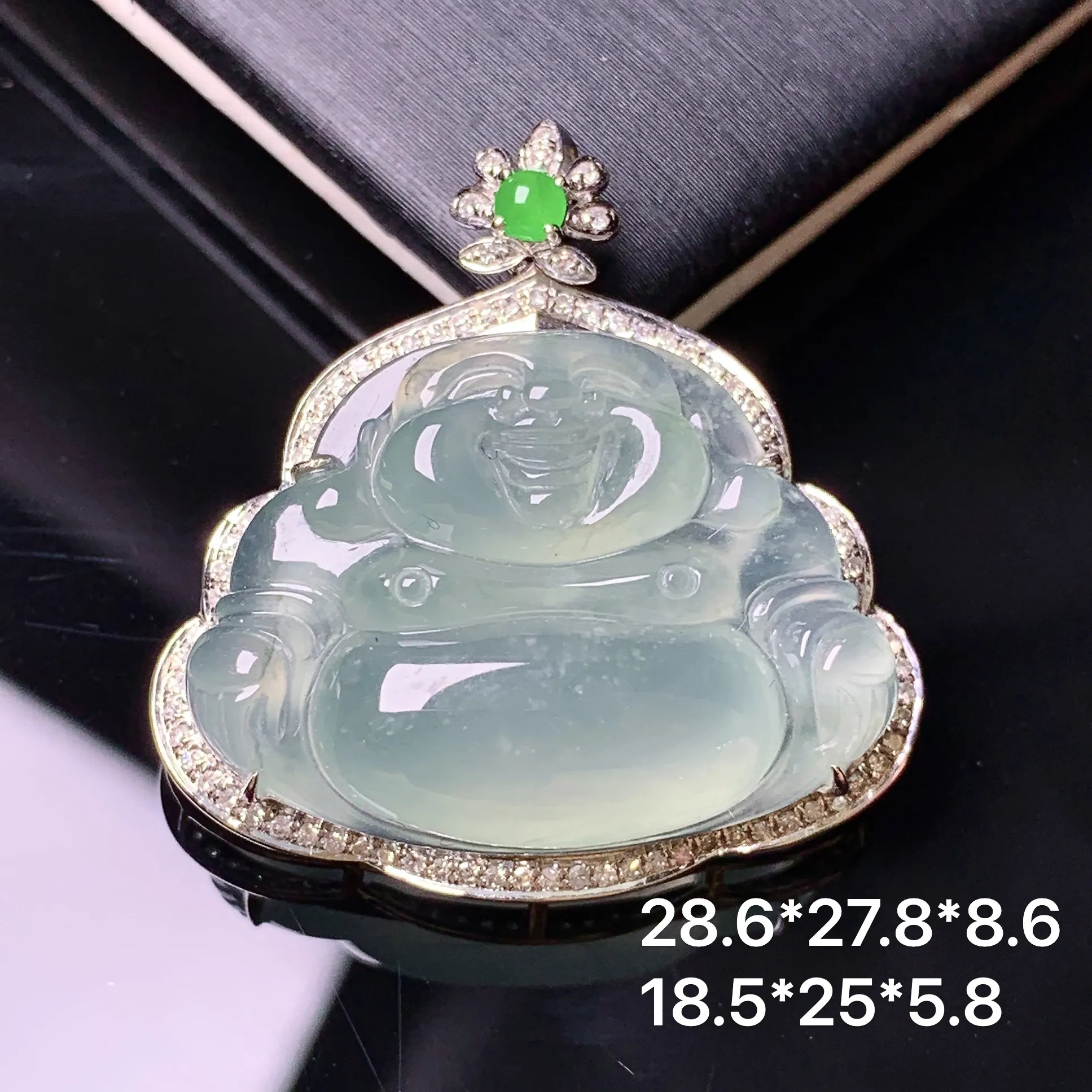 18k金钻镶嵌冰种佛公吊坠 玉质细腻 色泽清新艳丽 整体尺寸28.6*27.8*8.6