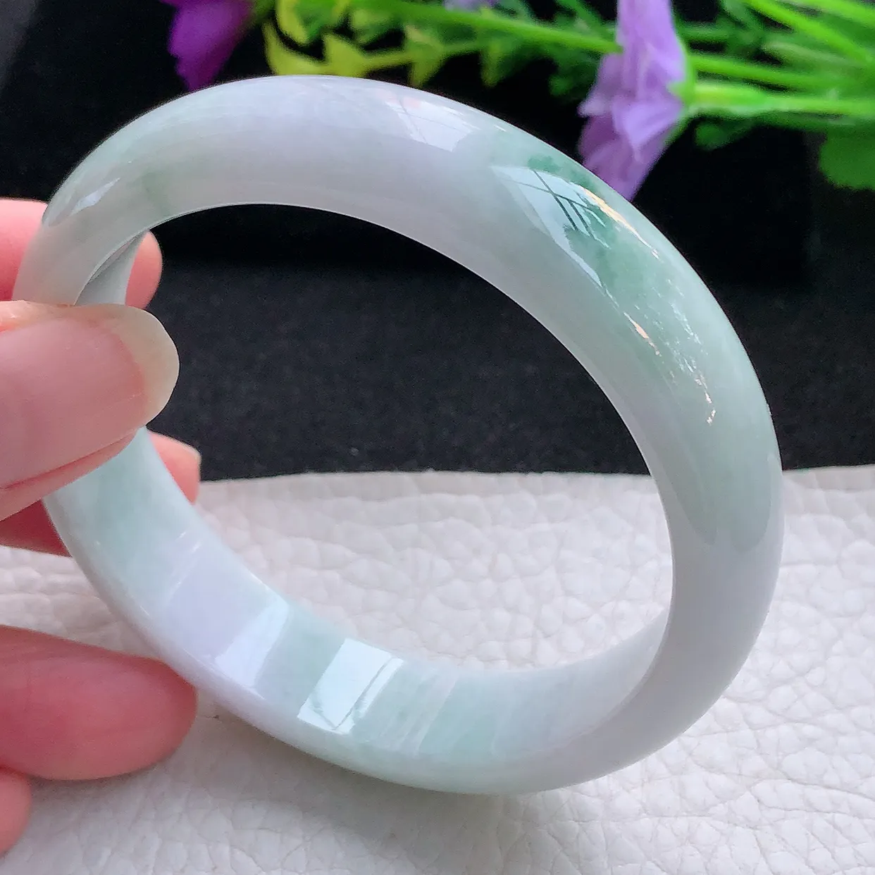 Ee大圈口59*12.8*7.3平安镯 天然翡翠A货手镯淡绿宽边正圈玉镯子