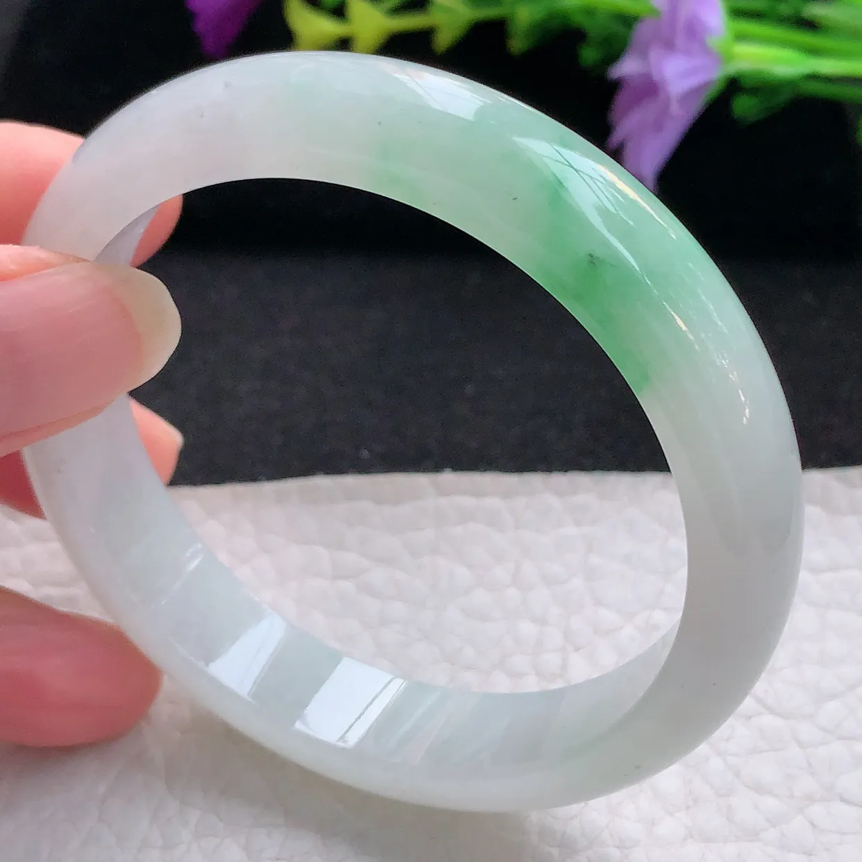 Js实拍57*12.3*7.5平安镯 天然翡翠A货手镯飘绿宽边正圈玉镯子