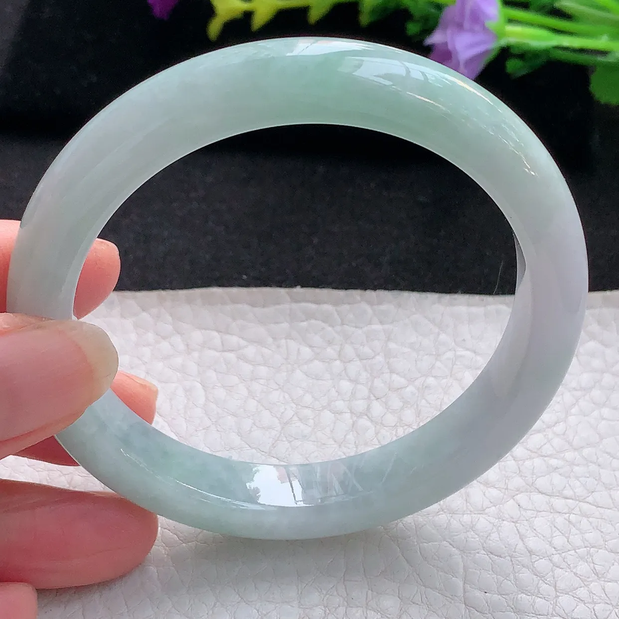 n实拍58*11*8.5平安镯 天然翡翠A货手镯浅绿宽边正圈玉镯子