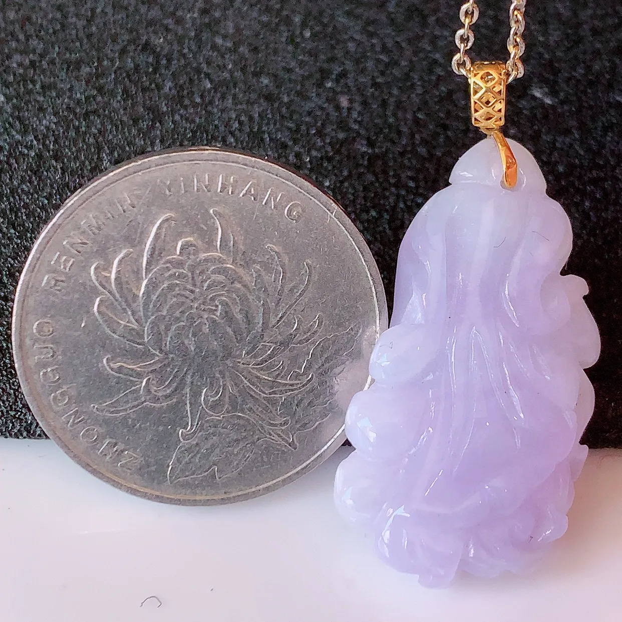 18K金镶嵌紫罗兰翡翠招百财白菜吊坠，百财聚来，财源滚滚，色泽鲜艳，精工水润的白菜，性价比高！#1.26