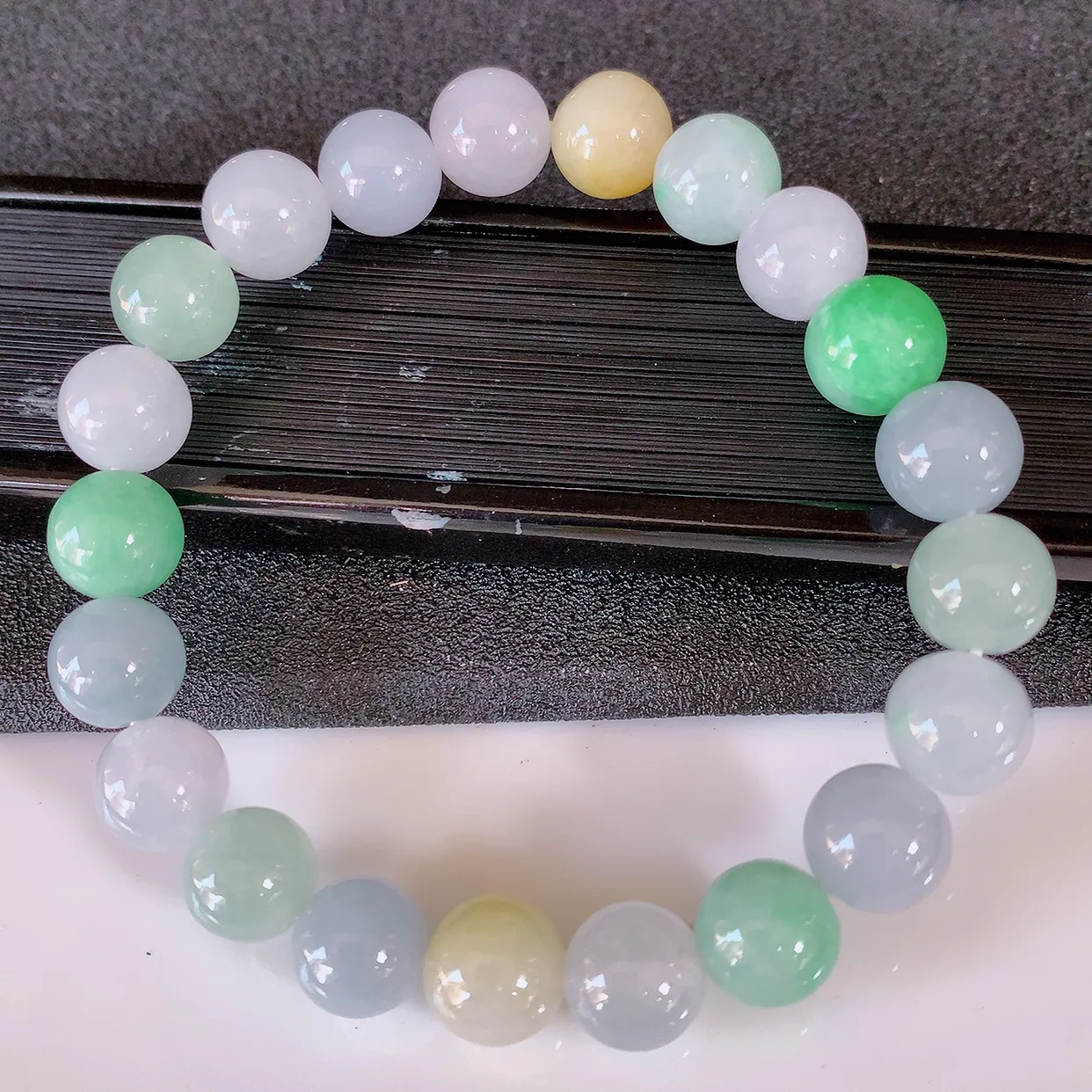 自然光实拍，冰润多宝翡翠手链，多彩翡翠手串，颜色丰富，料子细腻，高档大气，自戴送礼佳品！#46.26取一尺寸9.5