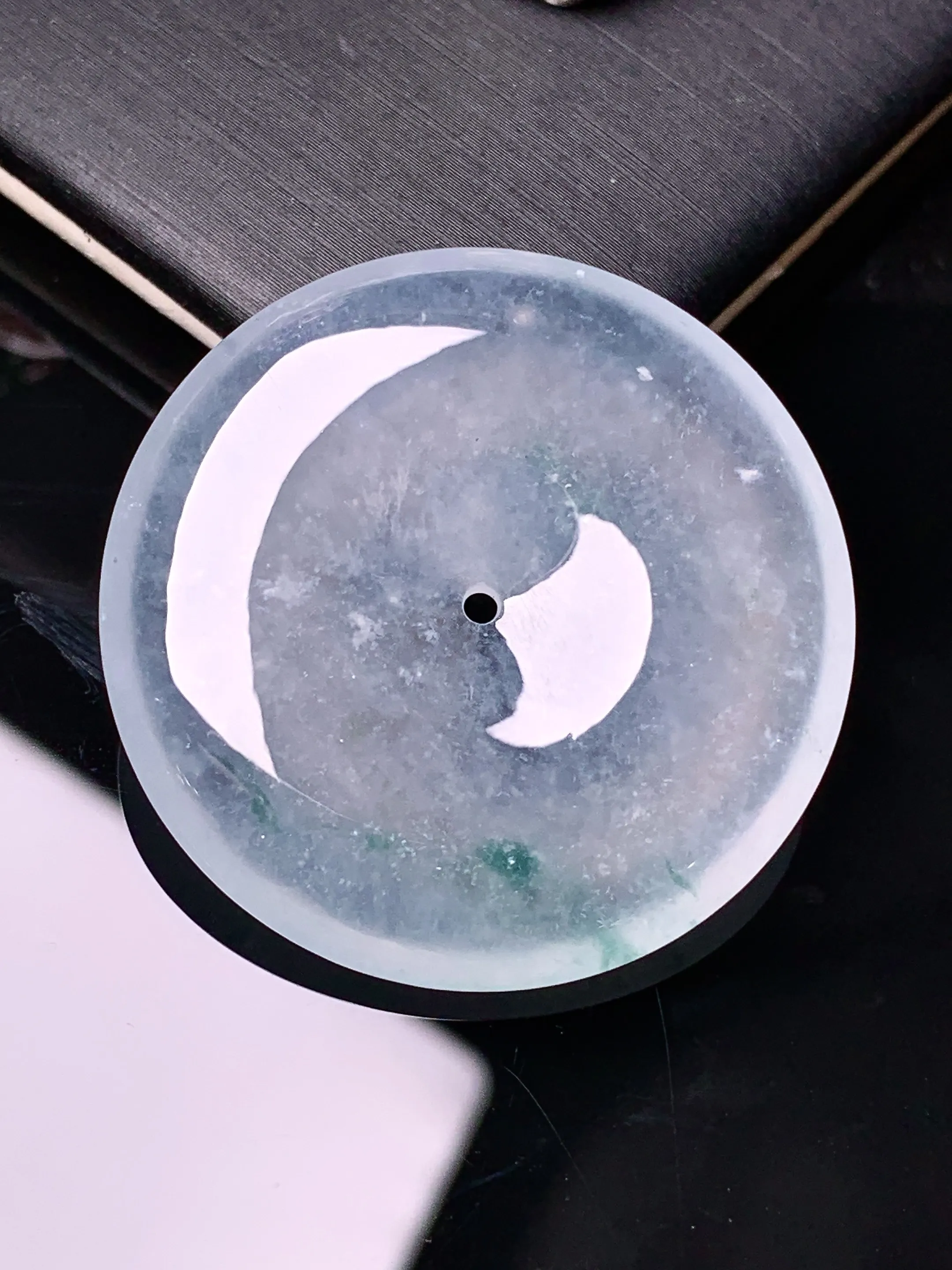 冰种平安扣吊坠 玉质细腻 色泽清新艳丽 整体尺寸33.5*5.8