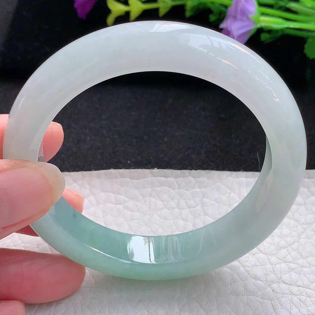 r实拍57*12.5*9平安镯 天然翡翠A货手镯冰透淡绿宽边正圈玉镯子