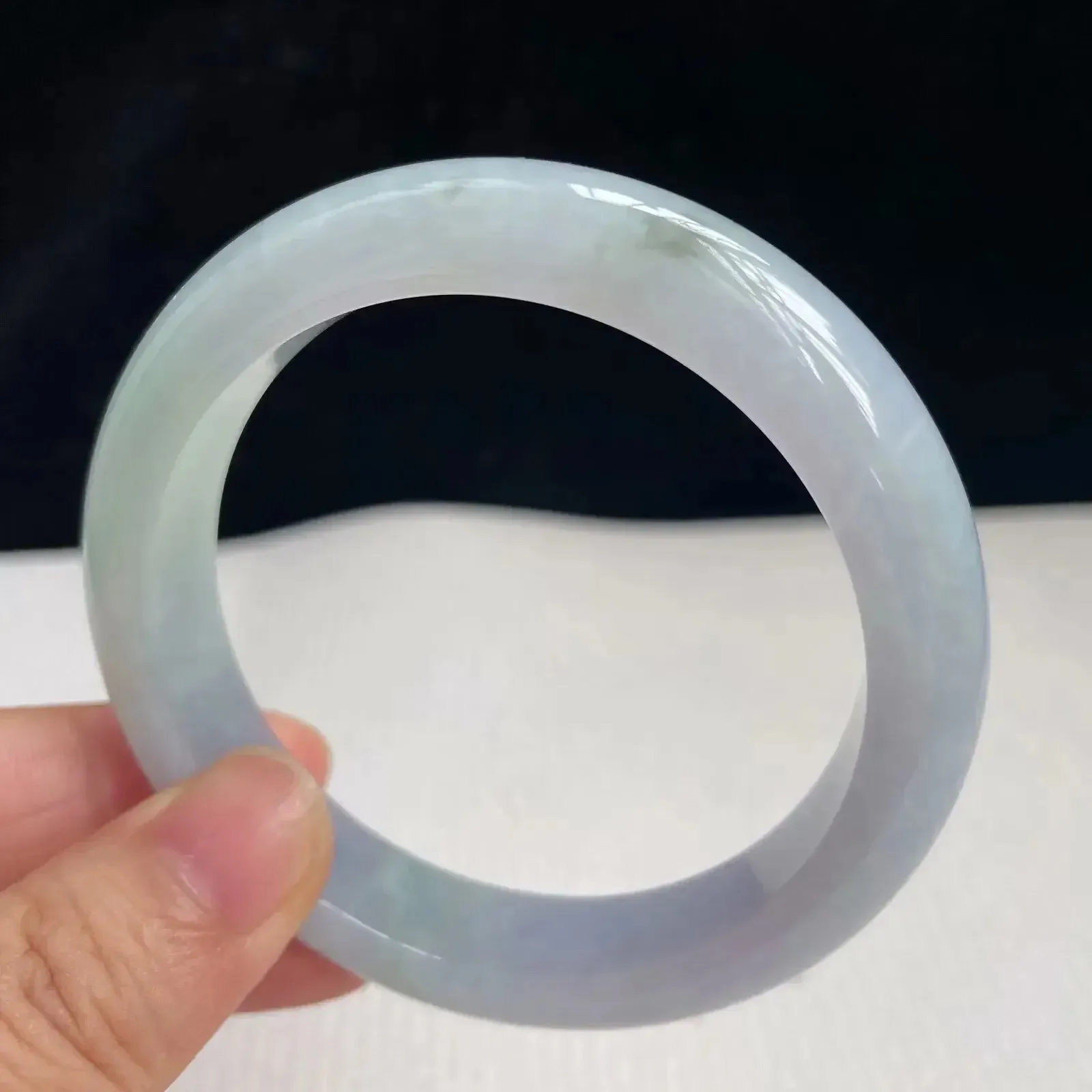 53.7mm自然光拍摄天然翡翠紫罗兰好种水正圈手镯 51.09克