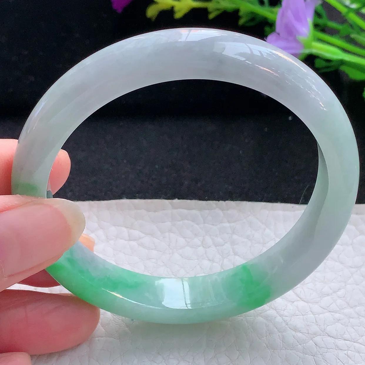 Jm实拍57.8*11.5*7.6平安镯 天然翡翠A货手镯淡绿宽边正圈玉镯子