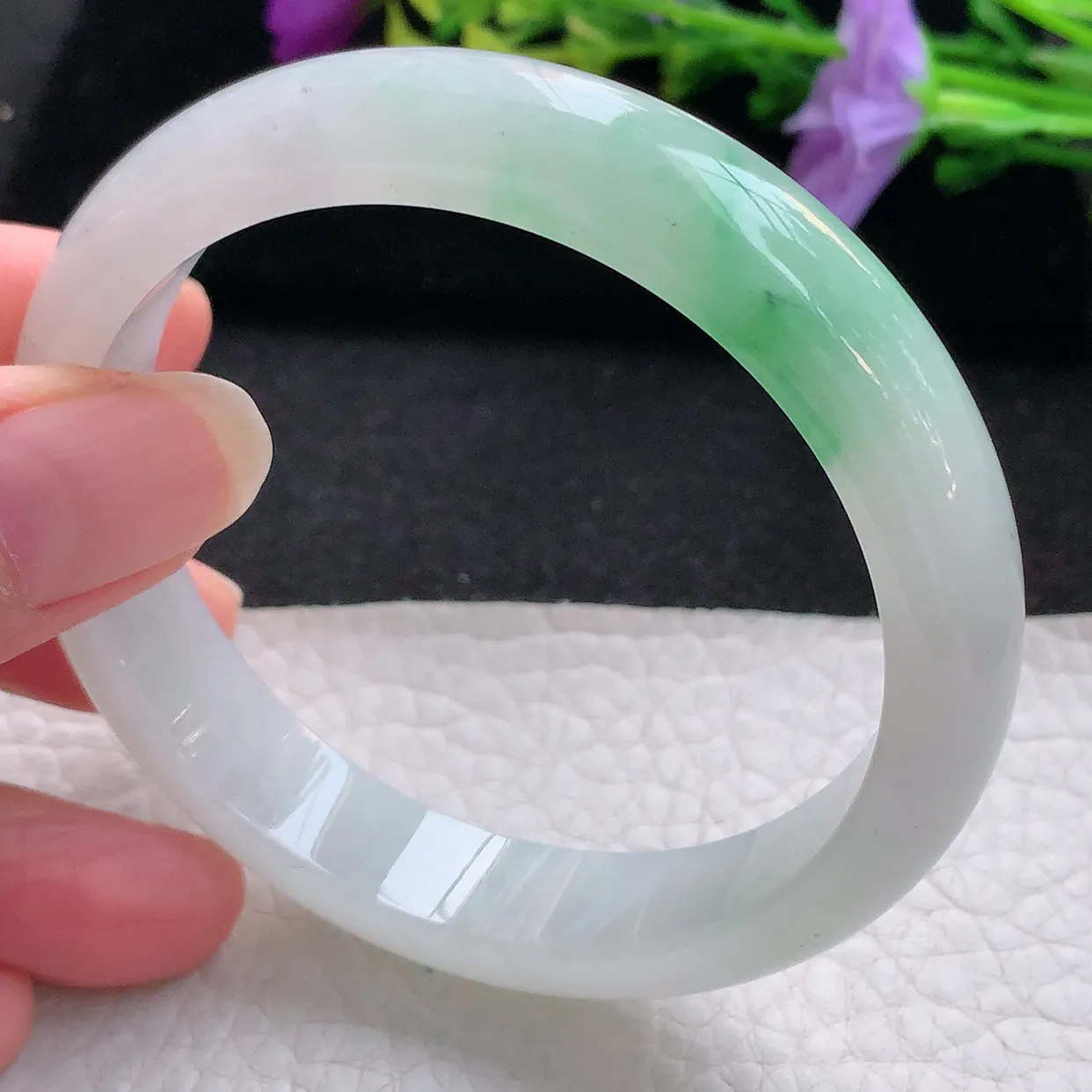 Js实拍57*12.3*7.5平安镯 天然翡翠A货手镯飘绿宽边正圈玉镯子