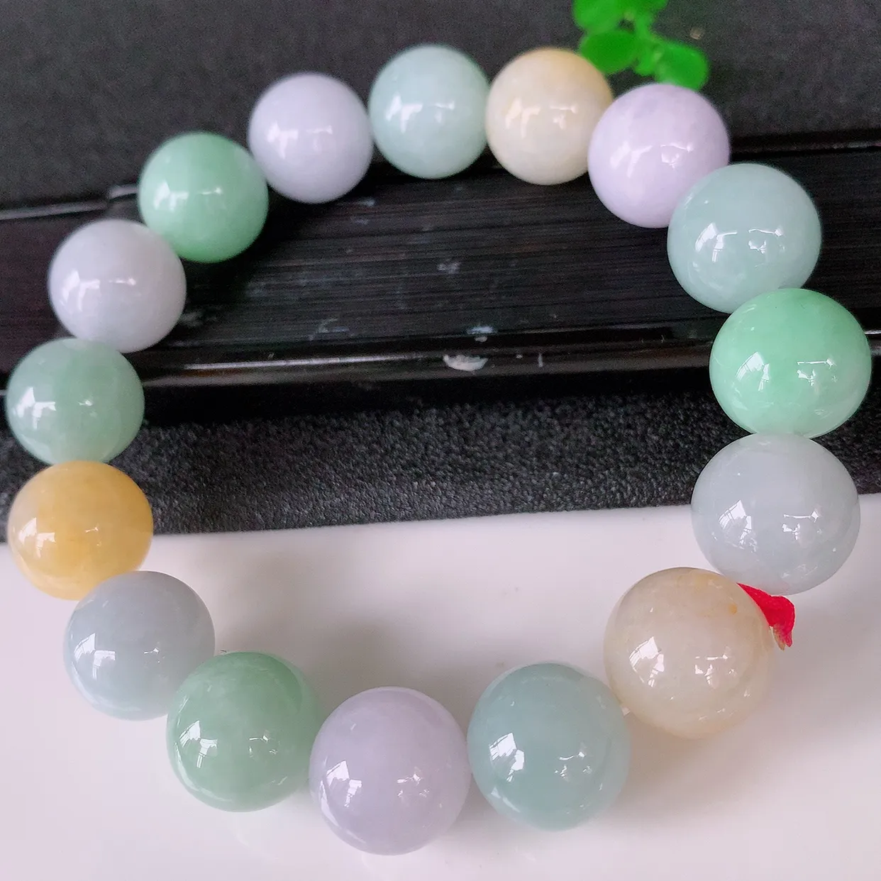 自然光实拍，冰润多宝翡翠手链，多彩翡翠手串，颜色丰富，料子细腻，高档大气，自戴送礼佳品！#46.24取一尺寸13.5