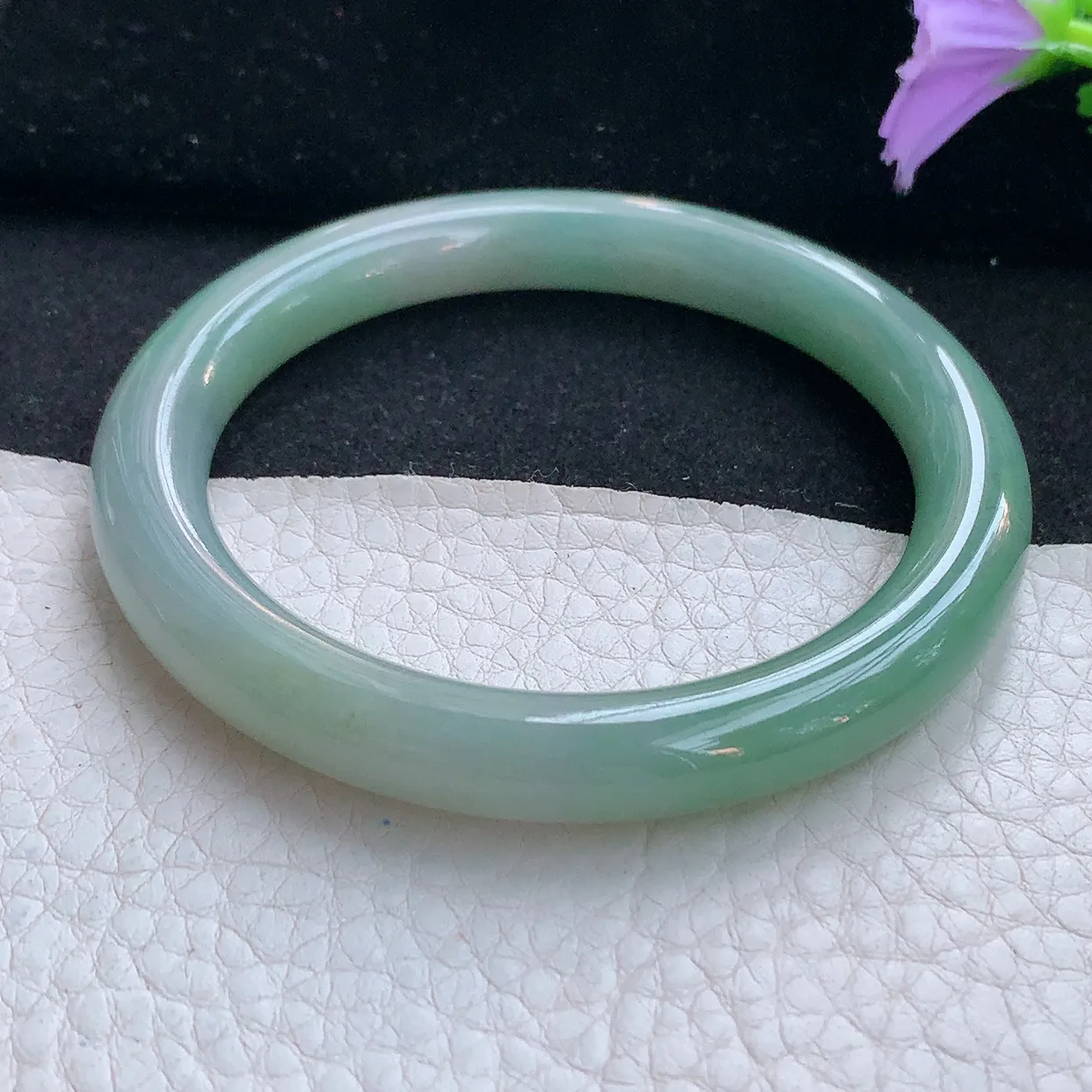 xh实拍56*9*8.8圆条镯 天然翡翠A货手镯油绿叮当镯 美人圆镯