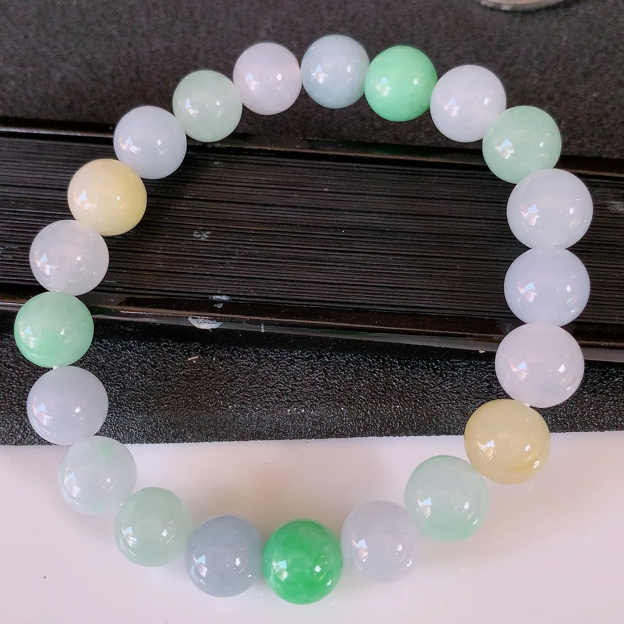 自然光实拍，冰润多宝翡翠手链，多彩翡翠手串，颜色丰富，料子细腻，高档大气，自戴送礼佳品！#46.26取一尺寸9.5