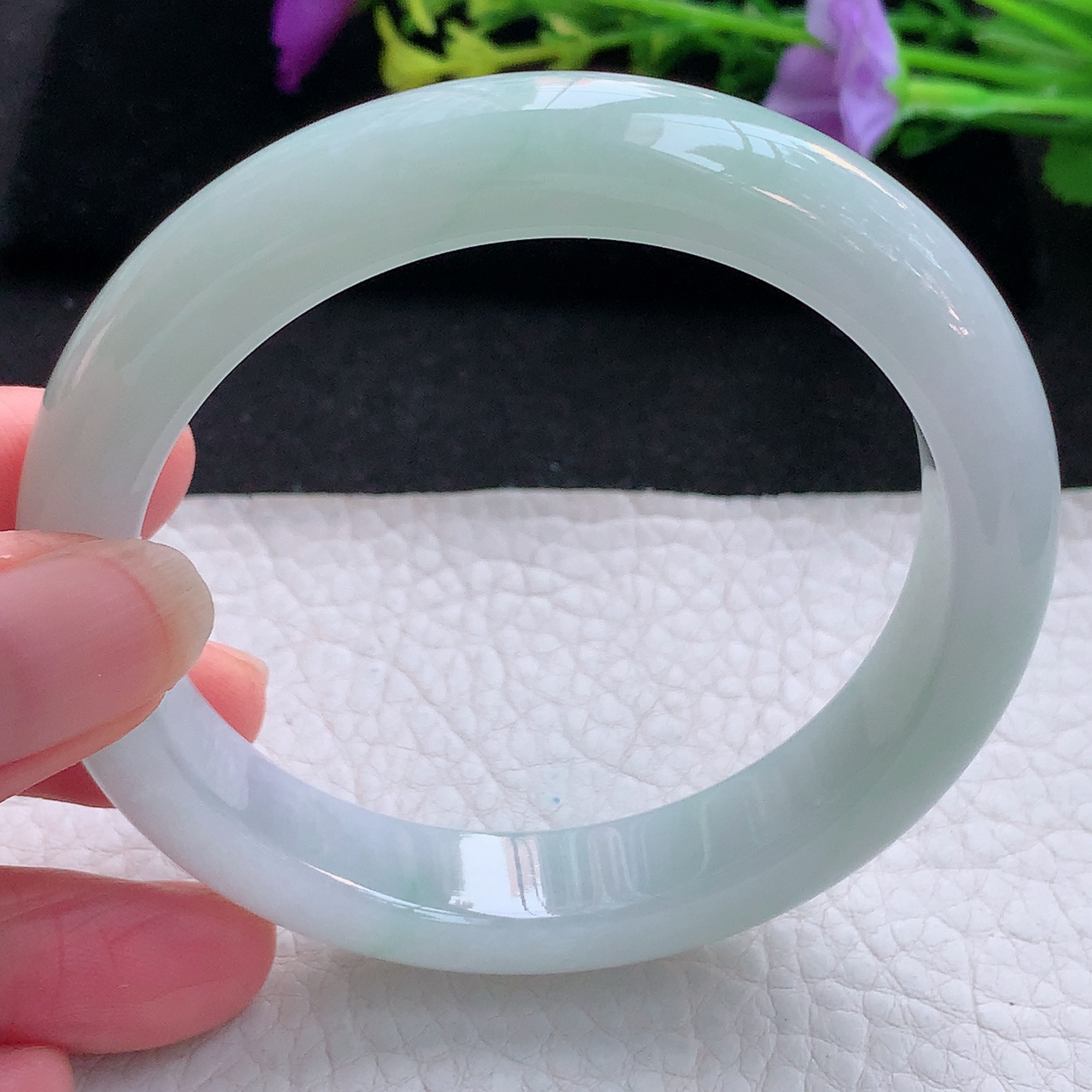 xx大圈口59*12.2*9平安镯 天然翡翠A货手镯冰润淡绿宽边正圈玉镯子