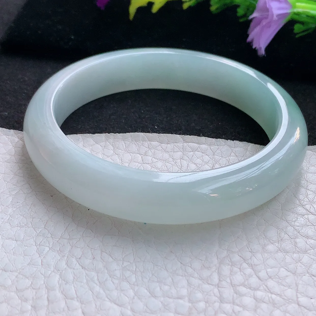 Ee大圈口60.5*12.6*8.5平安镯 天然翡翠A货手镯淡绿宽边正圈玉镯子