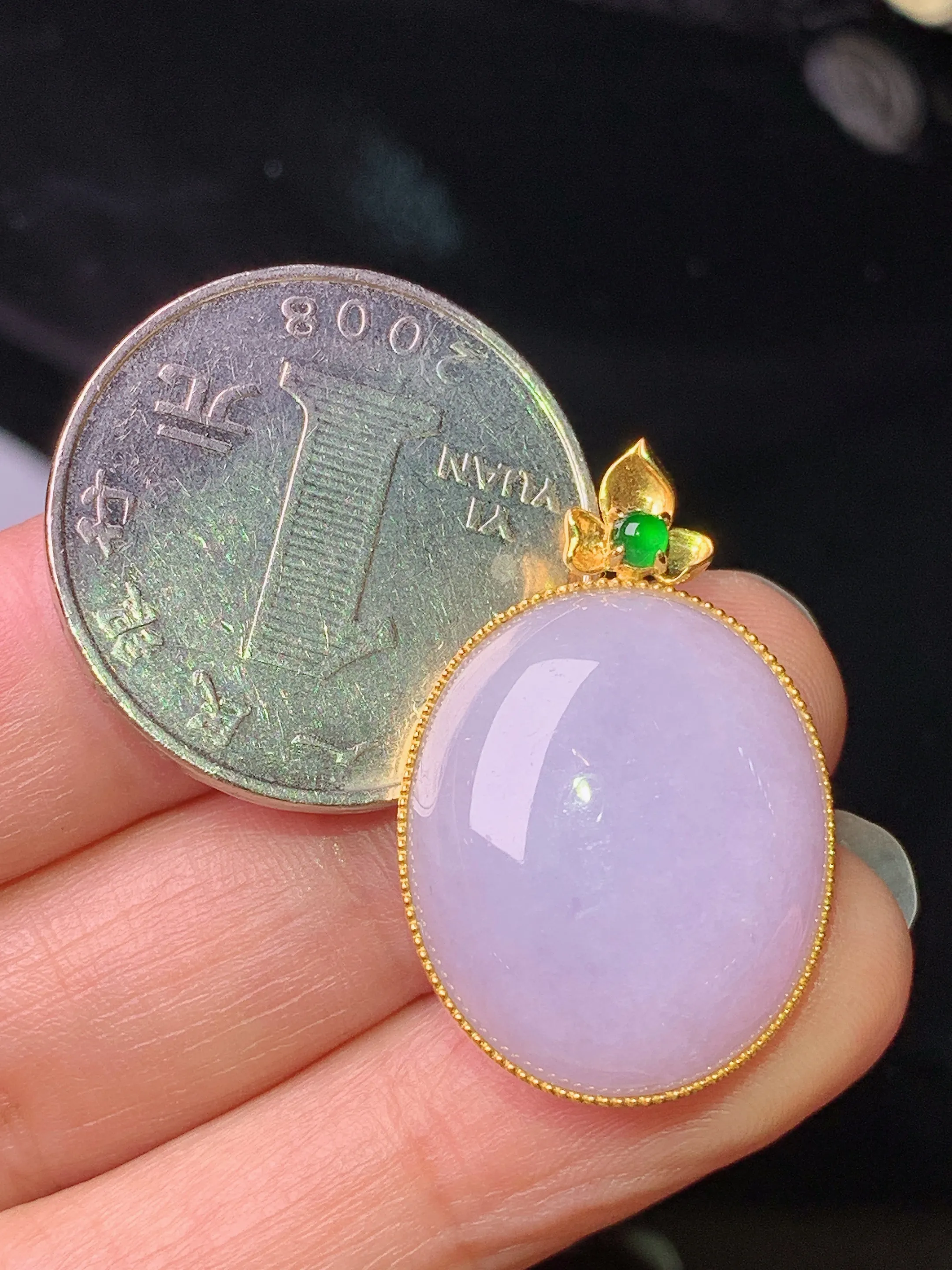 18k金镶嵌紫罗兰蛋面吊坠 玉质细腻 色泽清新艳丽 整体尺寸29*19*8.2