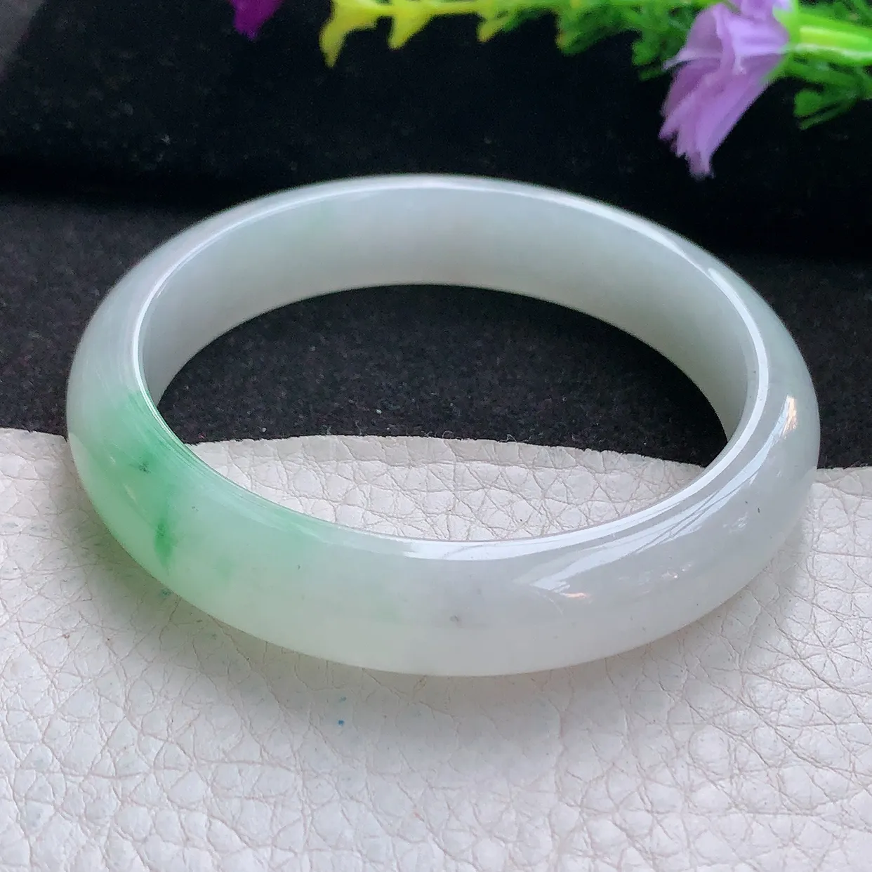 Js实拍57*12.3*7.5平安镯 天然翡翠A货手镯飘绿宽边正圈玉镯子