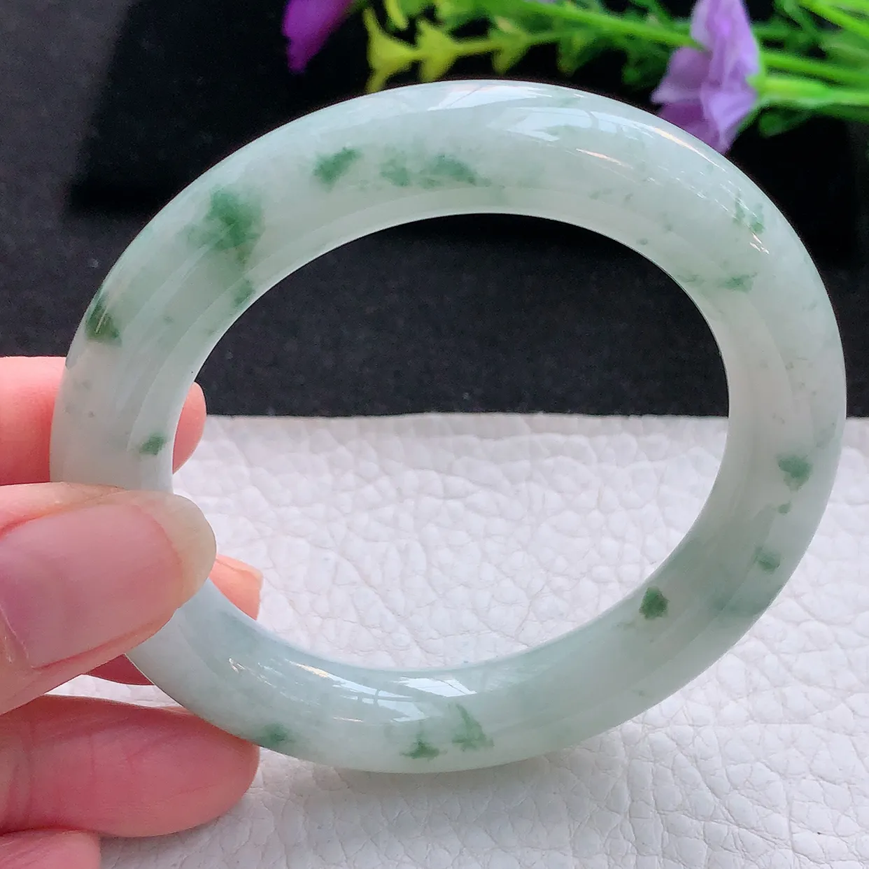 Ee大圈口54*10.8*11圆镯 天然翡翠A货手镯飘花圆条玉镯子，美人镯