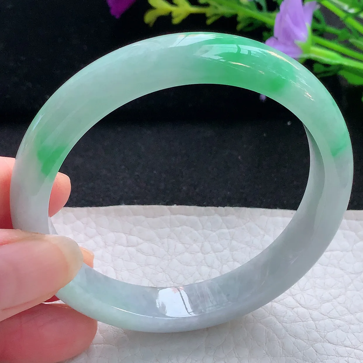 Jm实拍57.8*11.5*7.6平安镯 天然翡翠A货手镯淡绿宽边正圈玉镯子