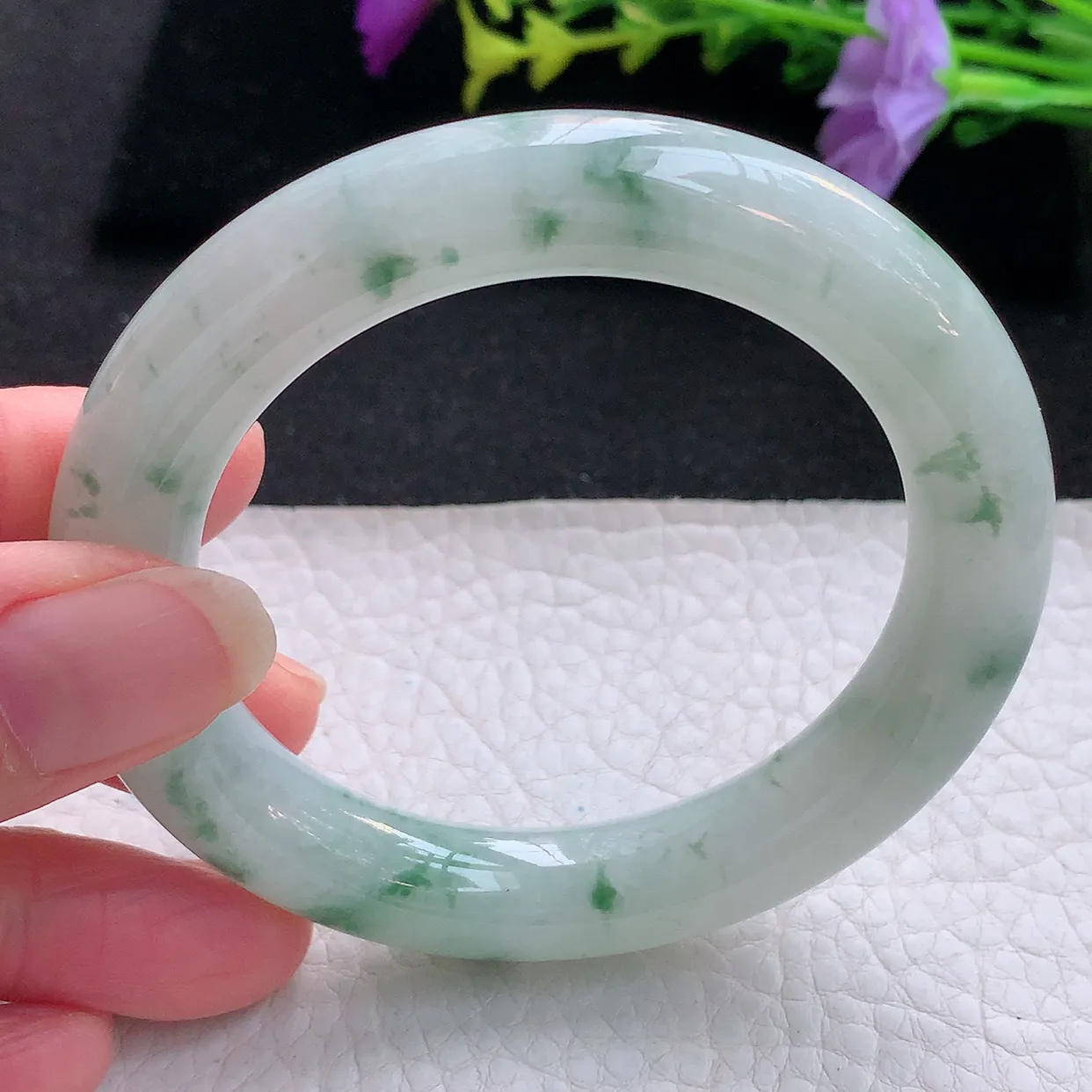 Ee大圈口54*10.8*11圆镯 天然翡翠A货手镯飘花圆条玉镯子，美人镯