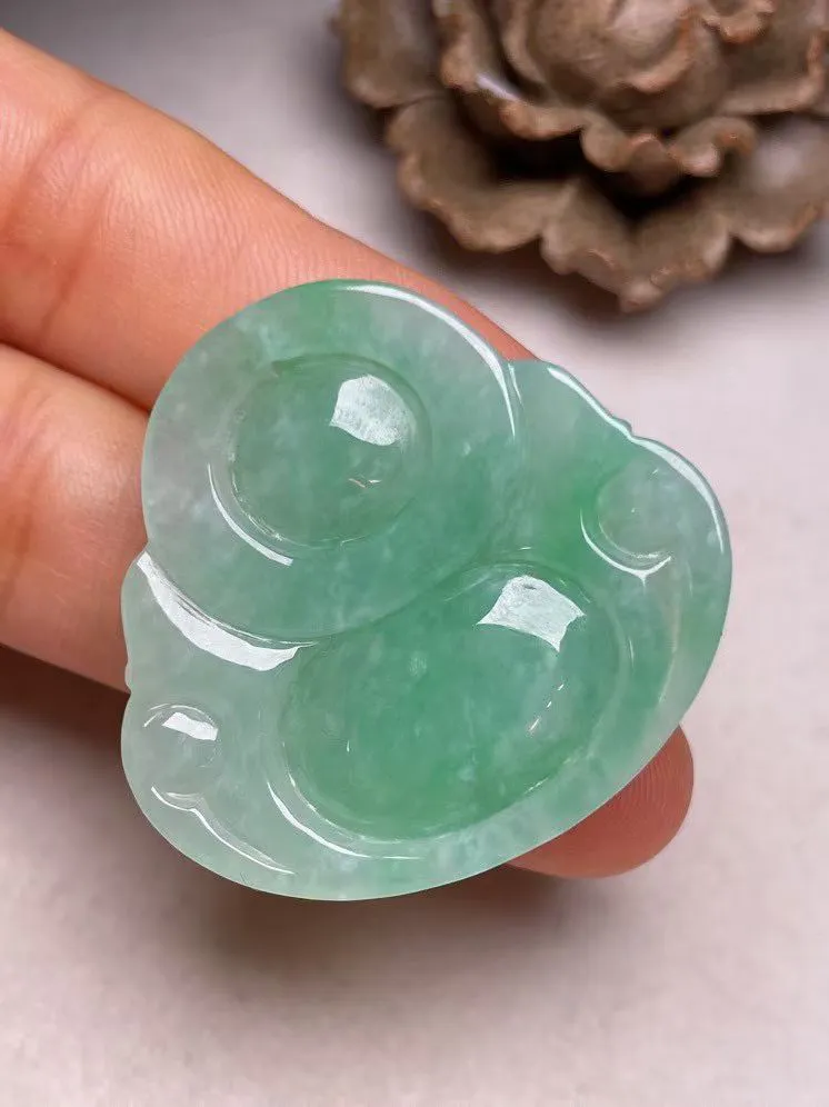 冰糯种飘绿【佛公】吊坠，种水好，玉质细腻 ，卖相好‘.