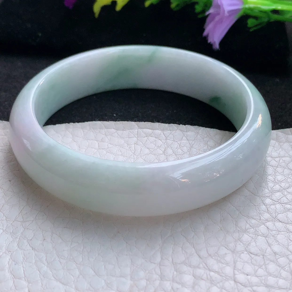 Ee大圈口59*12.8*7.3平安镯 天然翡翠A货手镯淡绿宽边正圈玉镯子