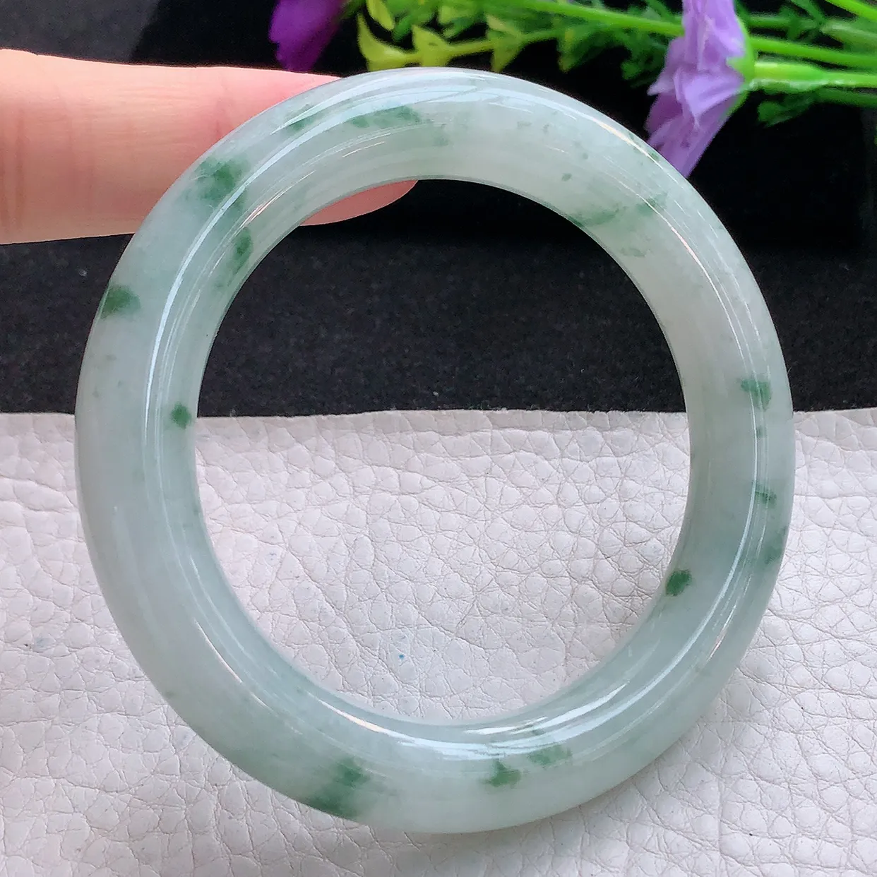 Ee大圈口54*10.8*11圆镯 天然翡翠A货手镯飘花圆条玉镯子，美人镯