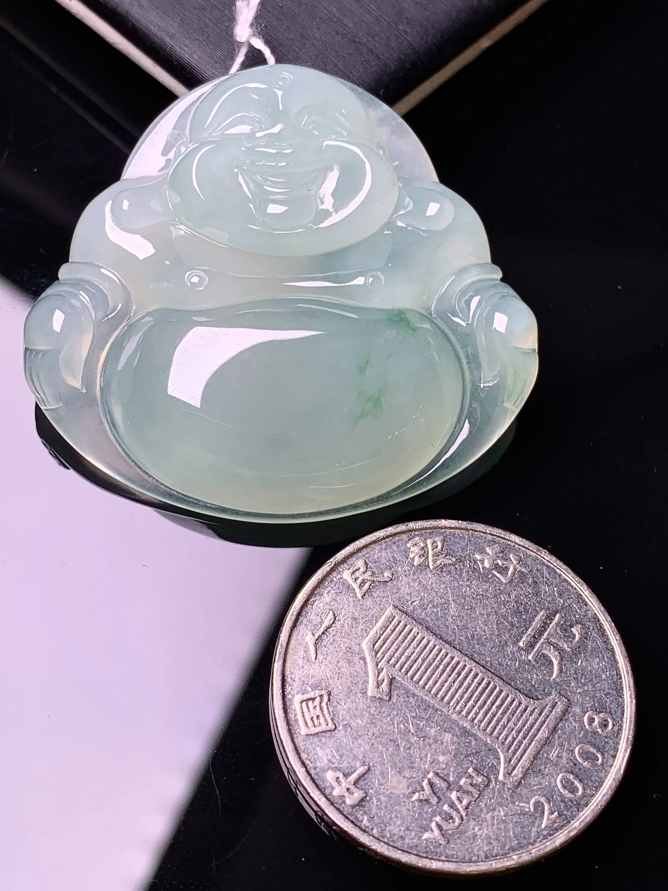 冰种飘绿佛公吊坠 玉质细腻 色泽清新艳丽 整体尺寸34.5*37.7*7