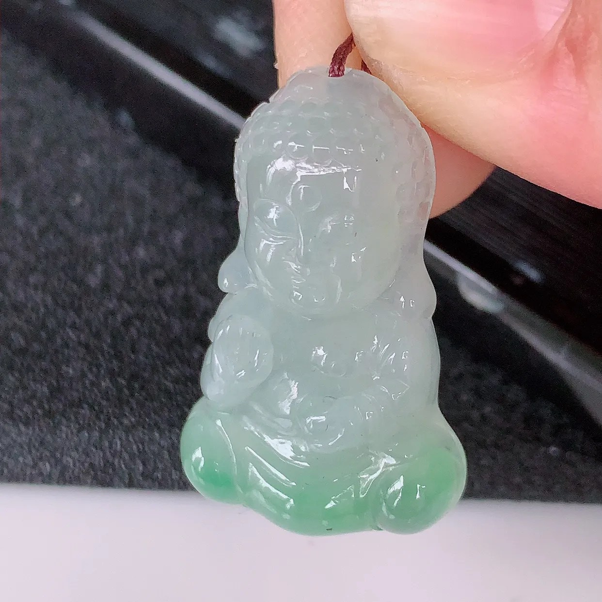 自然光实拍，冰种飘绿翡翠保平安宝宝佛吊坠，一生平安，玉质莹润，佩戴佳品，#57.24