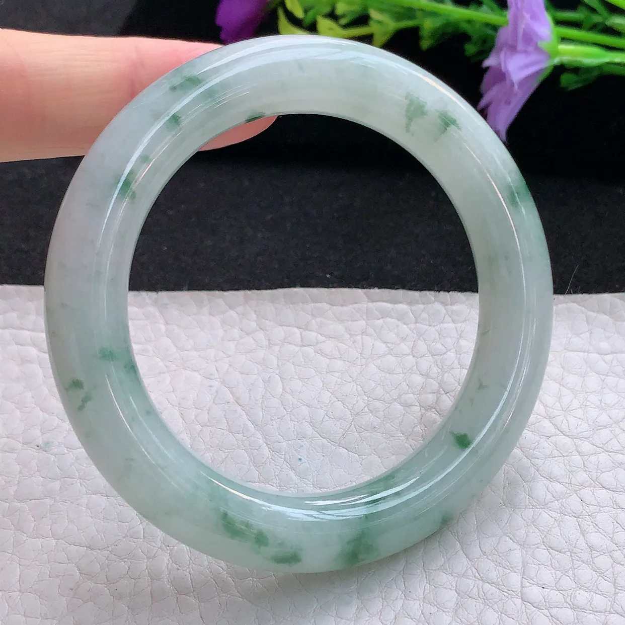 Ee大圈口54*10.8*11圆镯 天然翡翠A货手镯飘花圆条玉镯子，美人镯