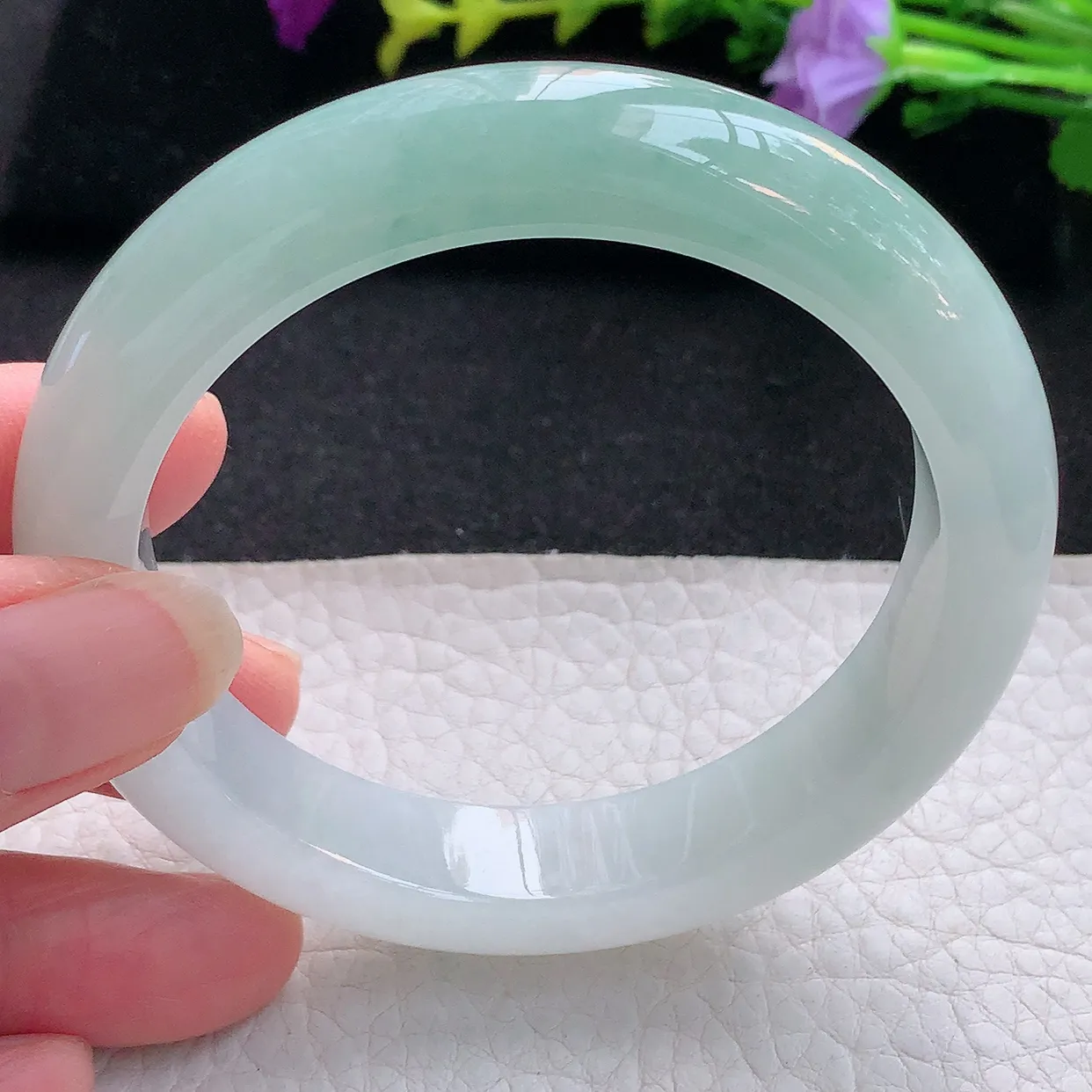 r实拍57*12.5*9平安镯 天然翡翠A货手镯冰透淡绿宽边正圈玉镯子