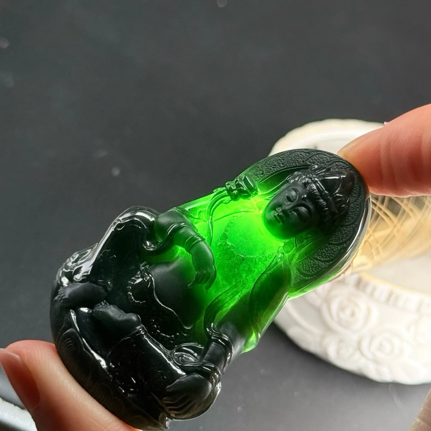 精品墨翠观音 种好色正 黑度足 打灯通透  尺寸60
