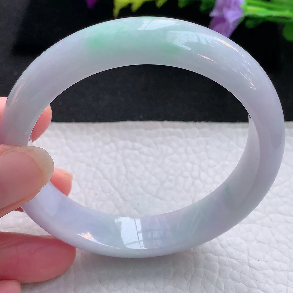 Ee大圈口59.3*14*7.8平安镯 天然翡翠A货手镯淡绿淡紫宽边正圈玉镯子