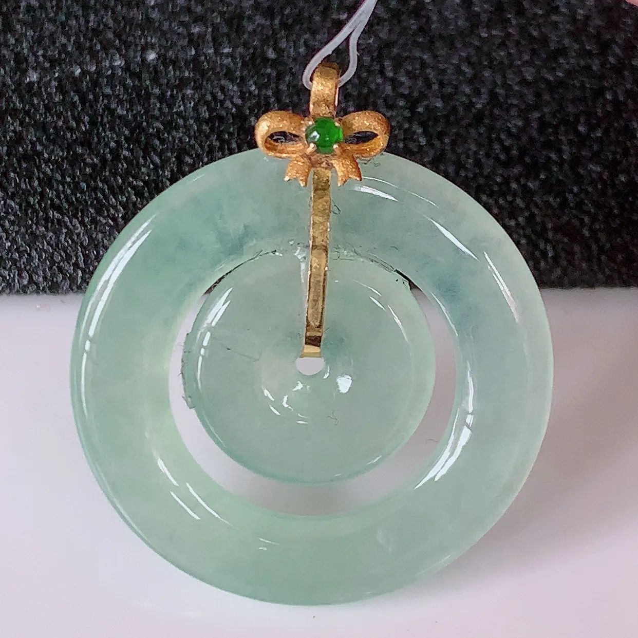 18K金镶嵌冰种翡翠平安母子扣吊坠，水润光泽，寓意平平安安，佩戴时尚漂亮！#49.24