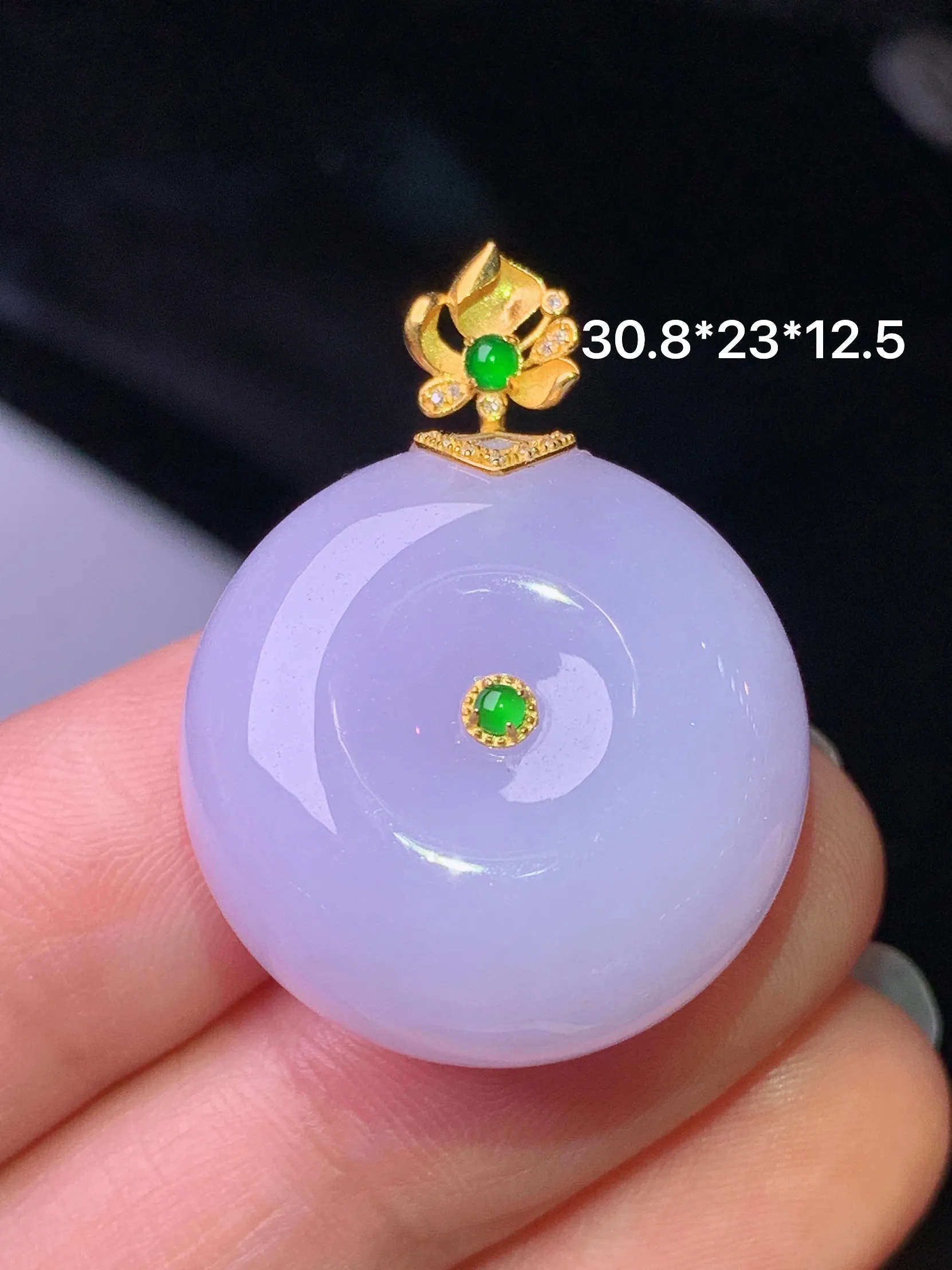 18k金钻镶嵌紫罗兰平安扣吊坠 玉质细腻 色泽清新艳丽 整体尺寸30.8*23*12.5