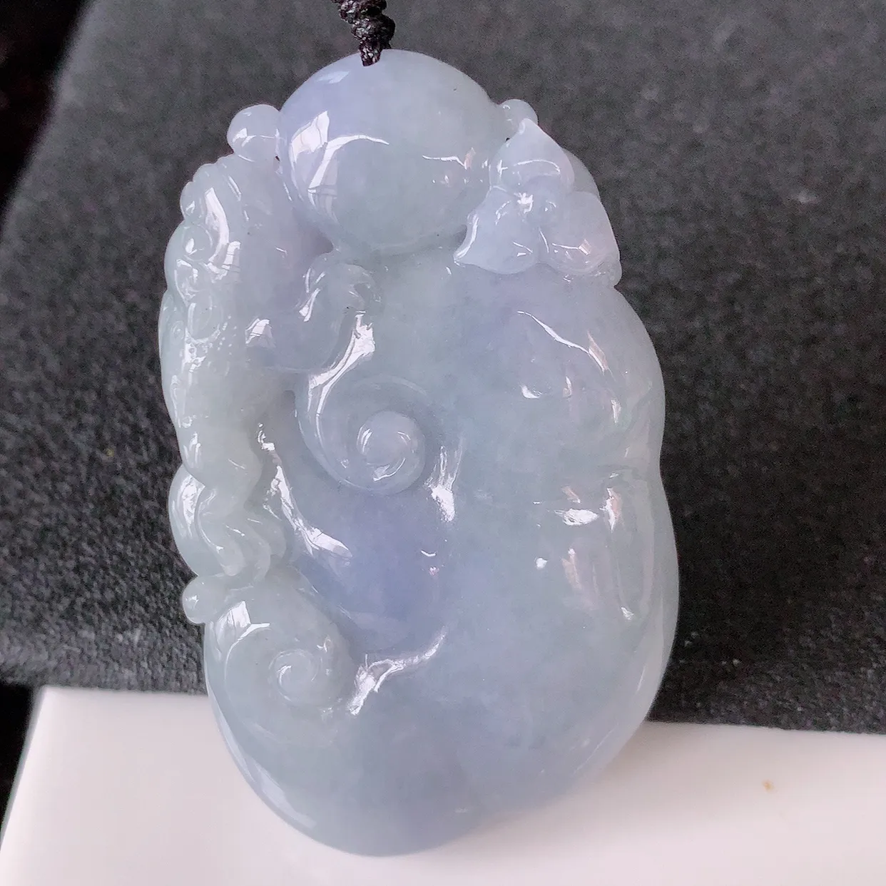 自然光实拍，冰润紫罗兰翡翠如意吊坠，翠色灵动，饱满，万事如意，如意一生，配戴精美！#41.247