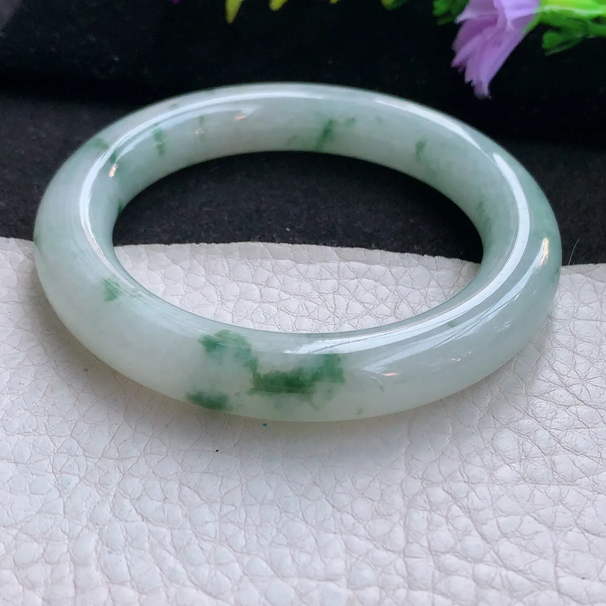 Ee大圈口54*10.8*11圆镯 天然翡翠A货手镯飘花圆条玉镯子，美人镯