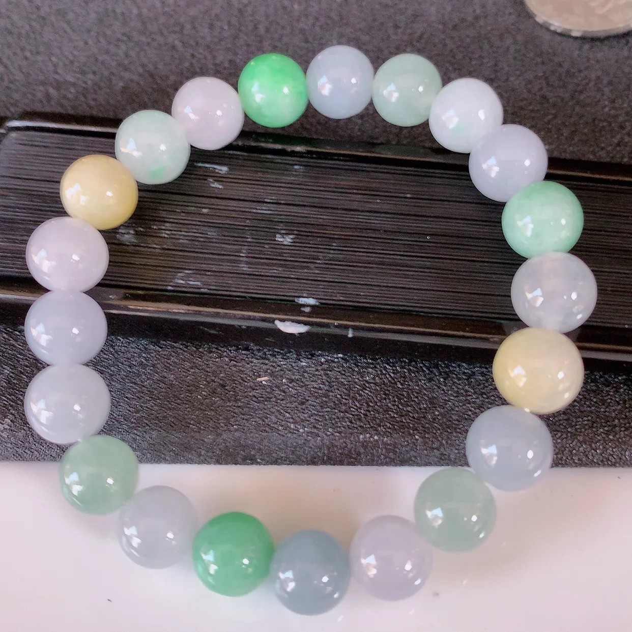 自然光实拍，冰润多宝翡翠手链，多彩翡翠手串，颜色丰富，料子细腻，高档大气，自戴送礼佳品！#46.26取一尺寸9.5