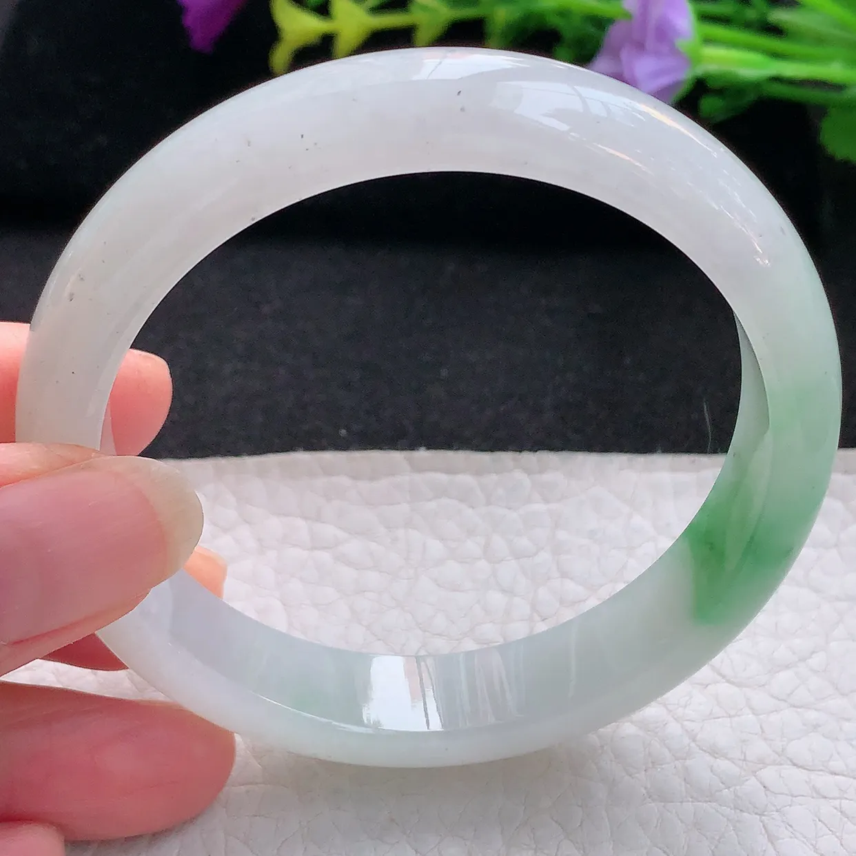 Js实拍57*12.3*7.5平安镯 天然翡翠A货手镯飘绿宽边正圈玉镯子