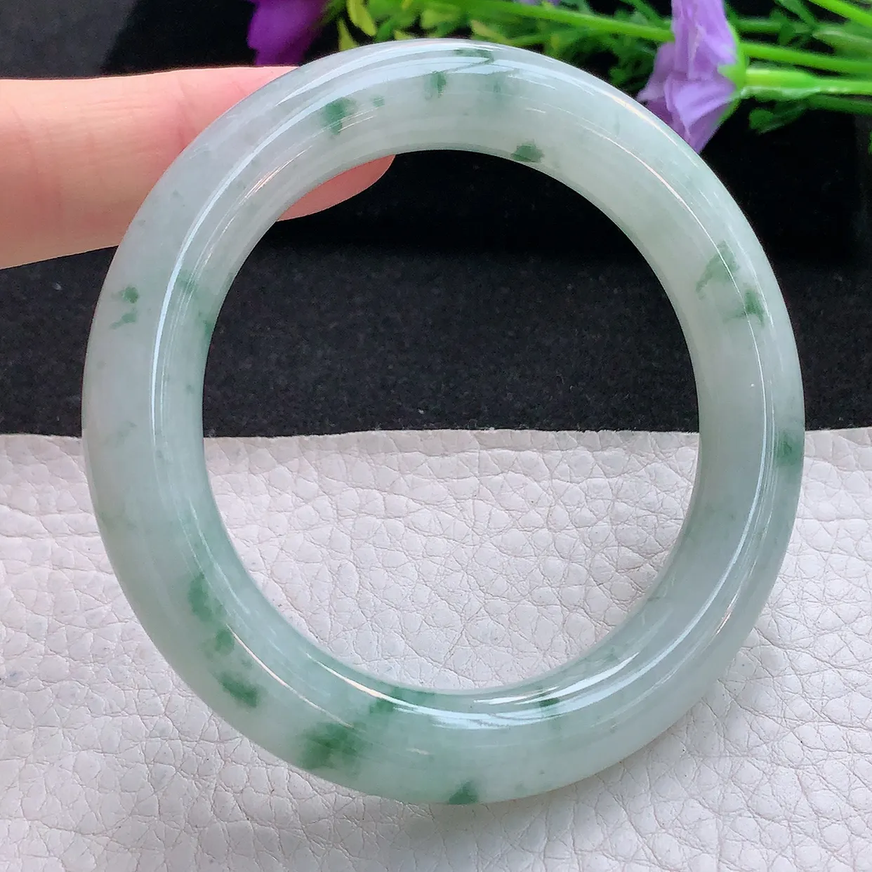 Ee大圈口54*10.8*11圆镯 天然翡翠A货手镯飘花圆条玉镯子，美人镯